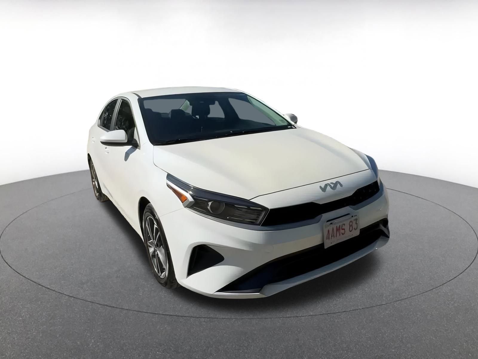 Thumbnail: 2024 Kia Forte - 3