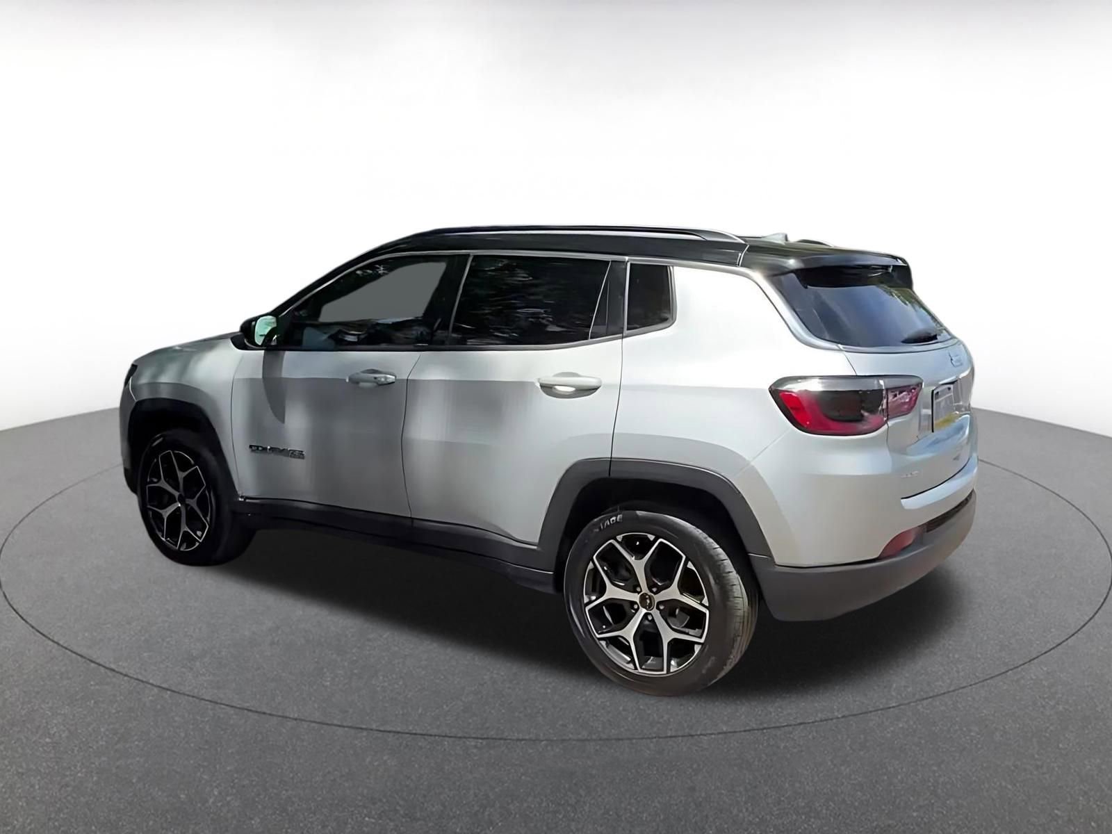 Thumbnail: 2025 Jeep Compass - 10