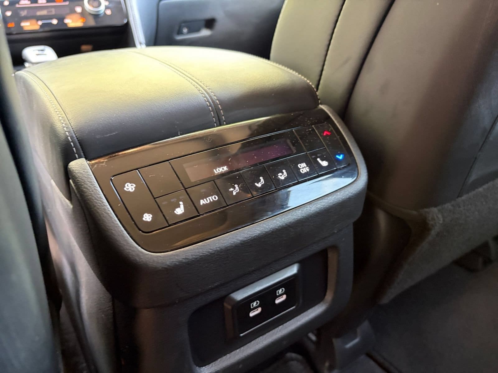 Thumbnail: 2026 INFINITI QX60 - 25