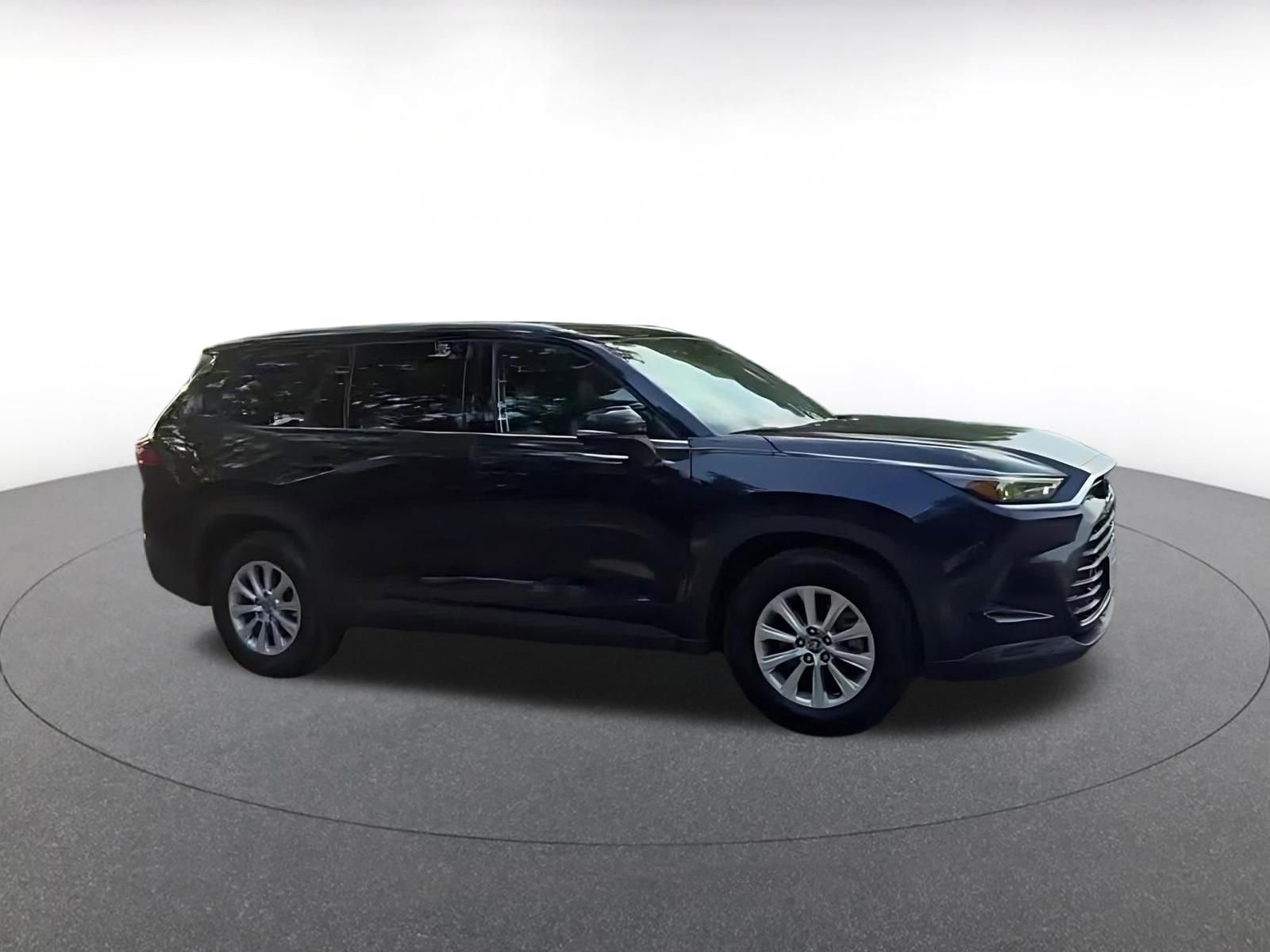 Thumbnail: 2025 Toyota Grand Highlander - 3