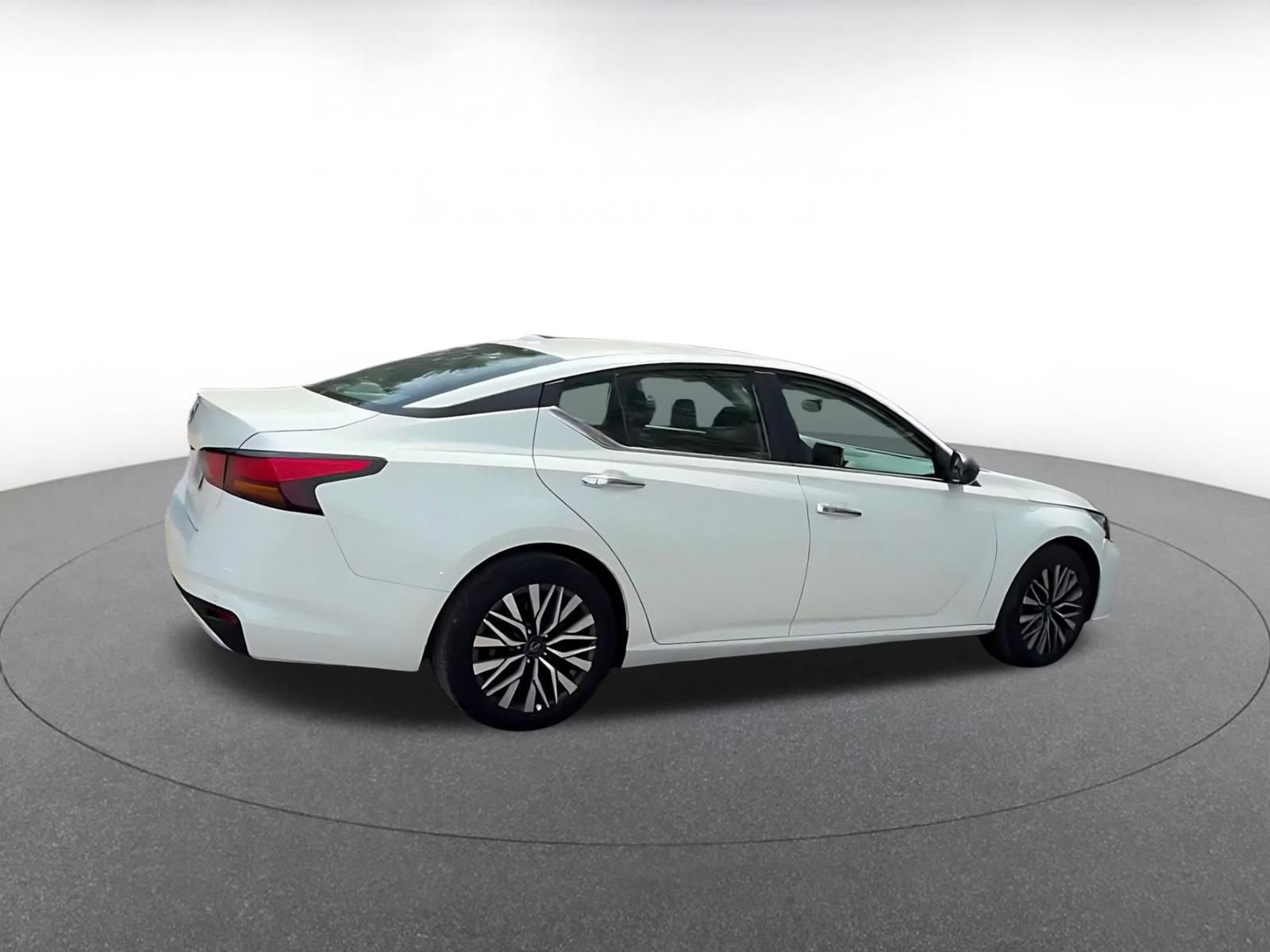 Thumbnail: 2025 Nissan Altima - 15