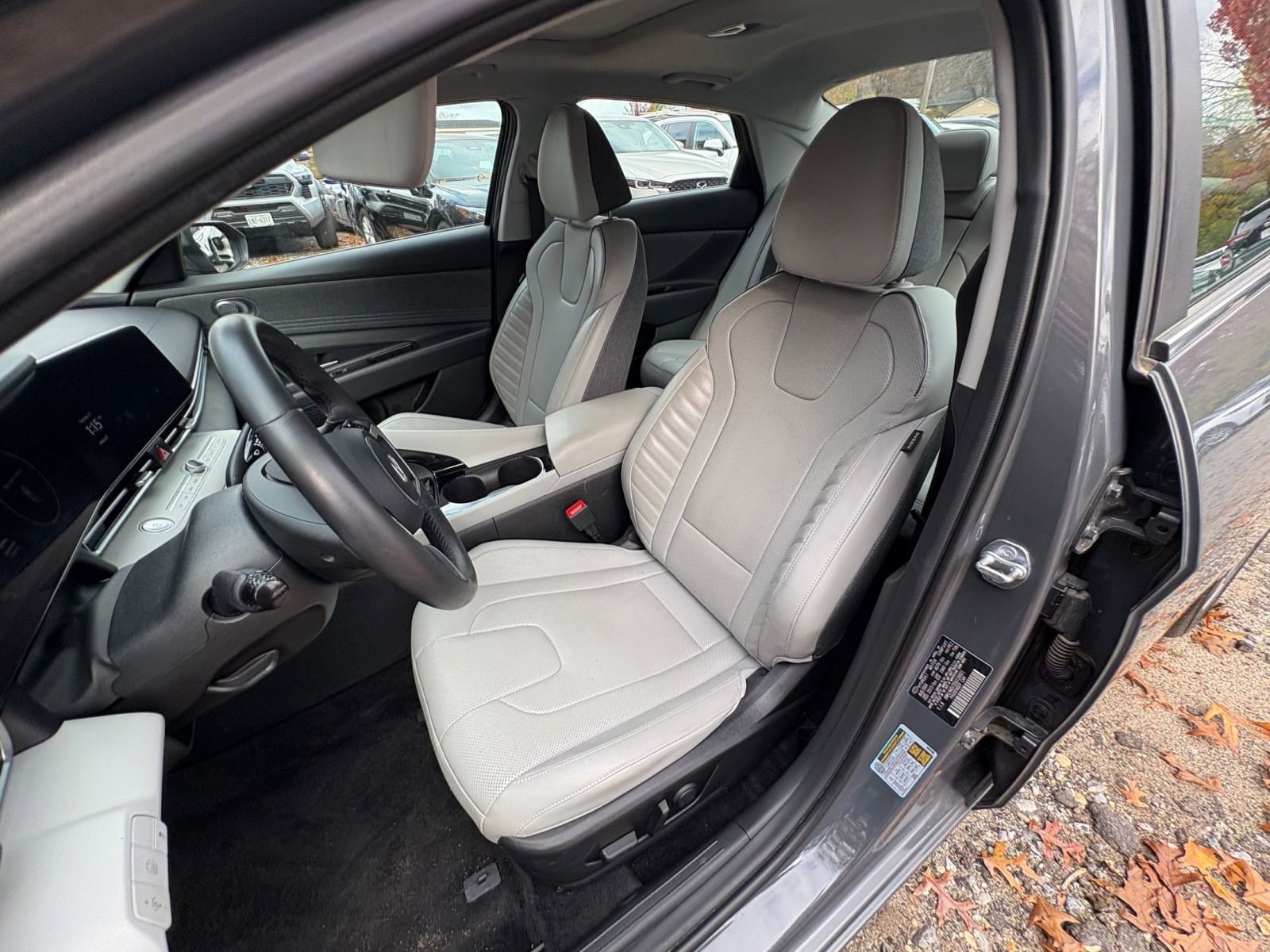 Thumbnail: 2025 Hyundai Elantra - 32