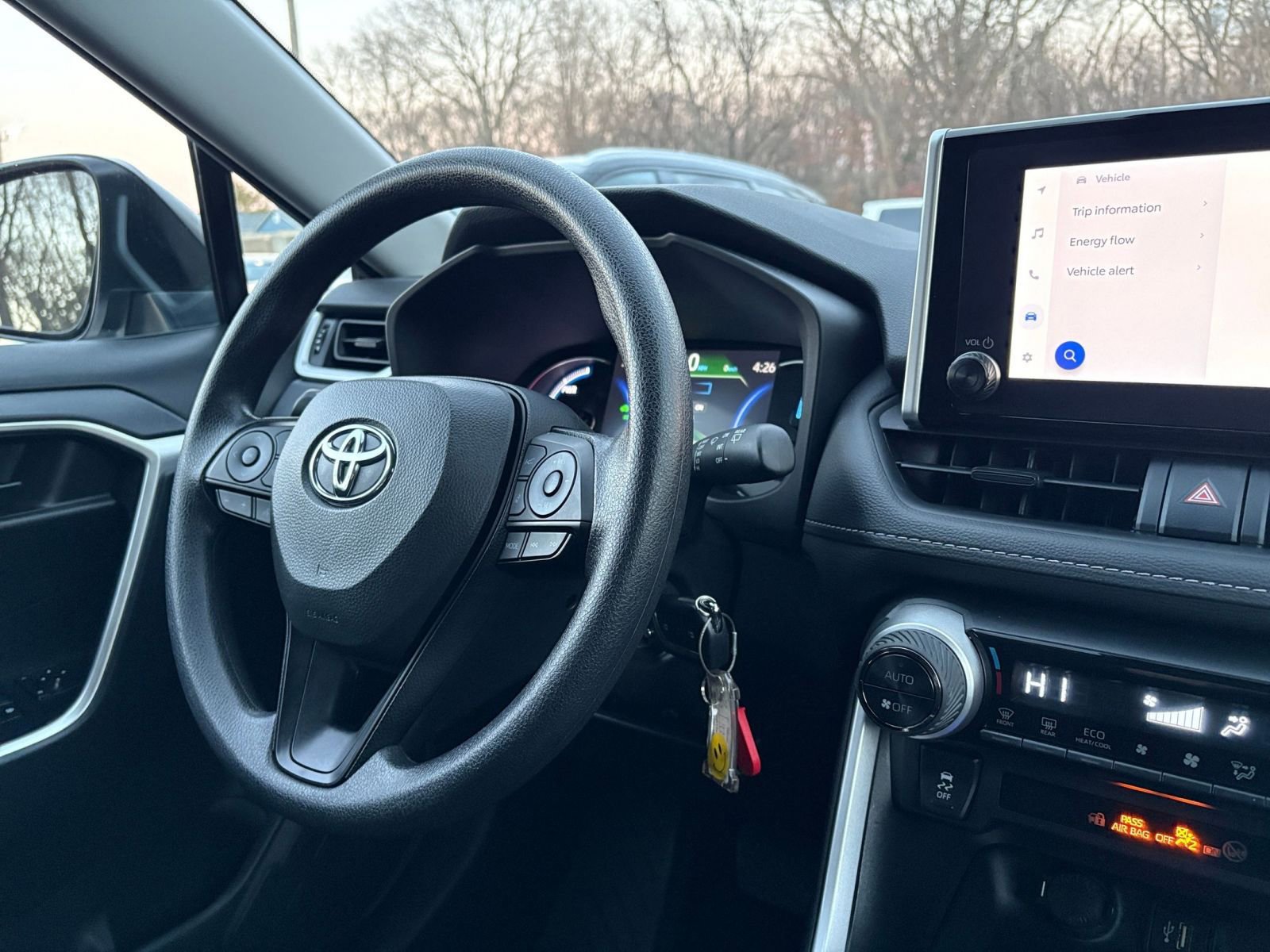 Thumbnail: 2025 Toyota RAV4 - 33