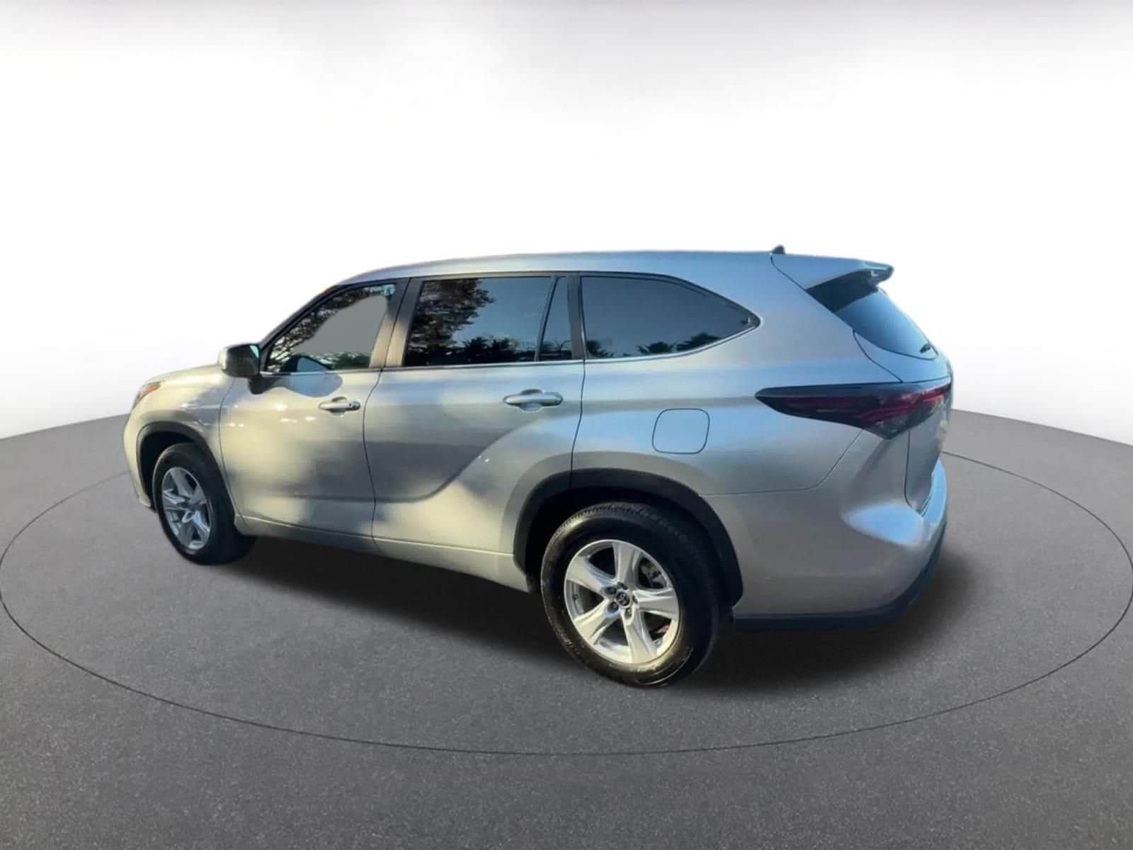 Thumbnail: 2025 Toyota Highlander - 10