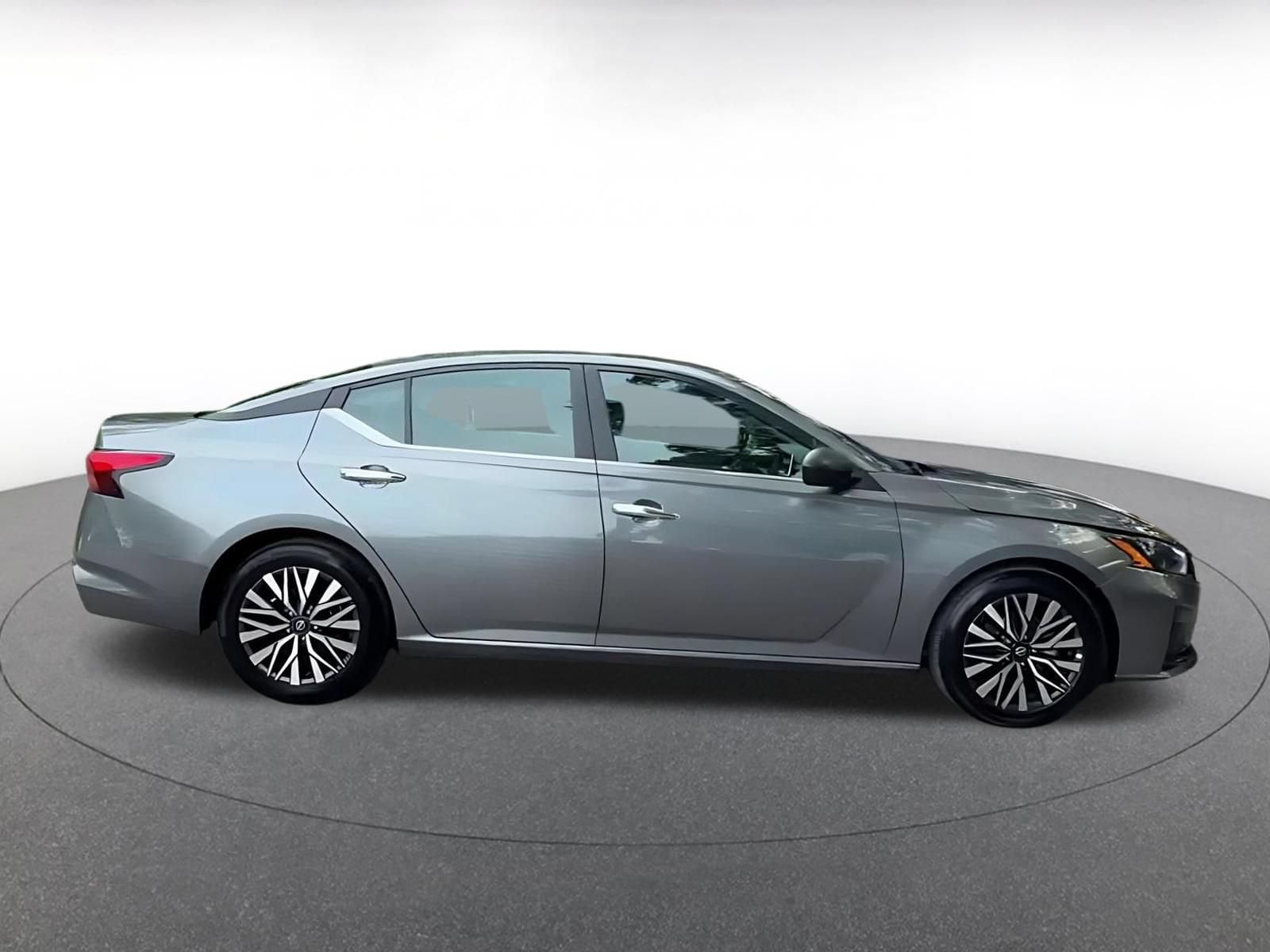 Thumbnail: 2025 Nissan Altima - 16
