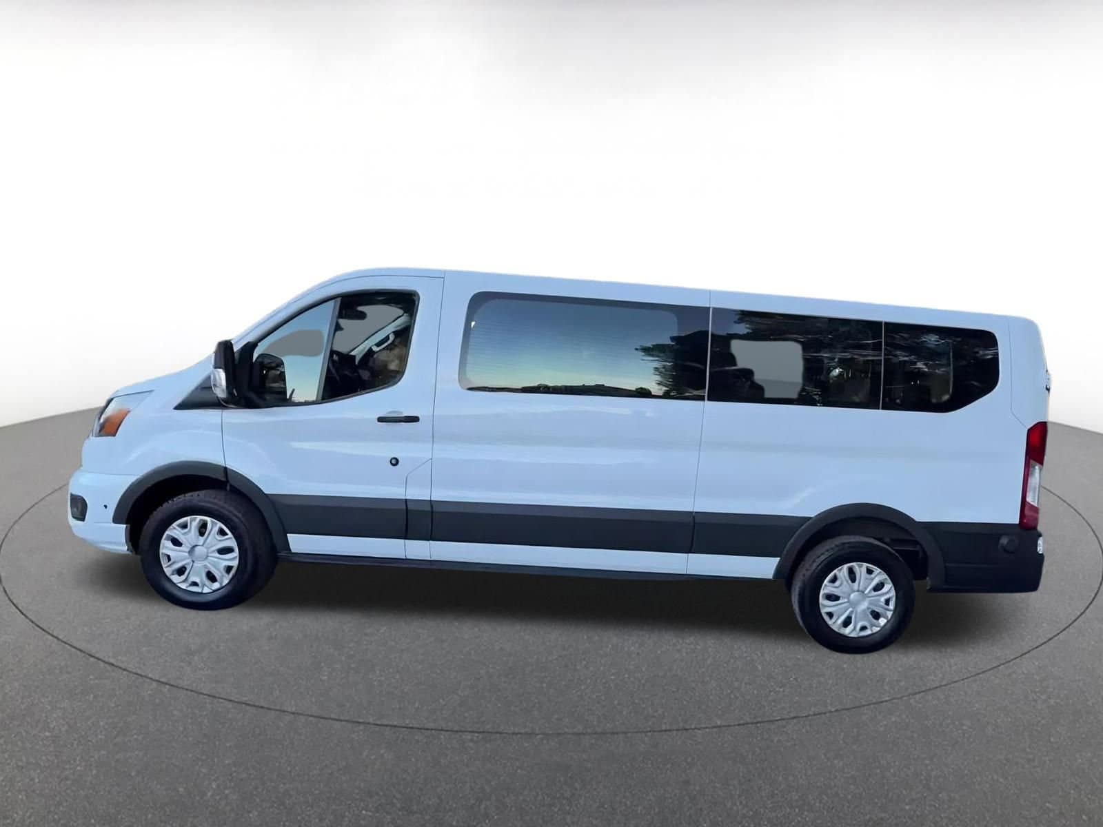Thumbnail: 2024 Ford Econoline - 9