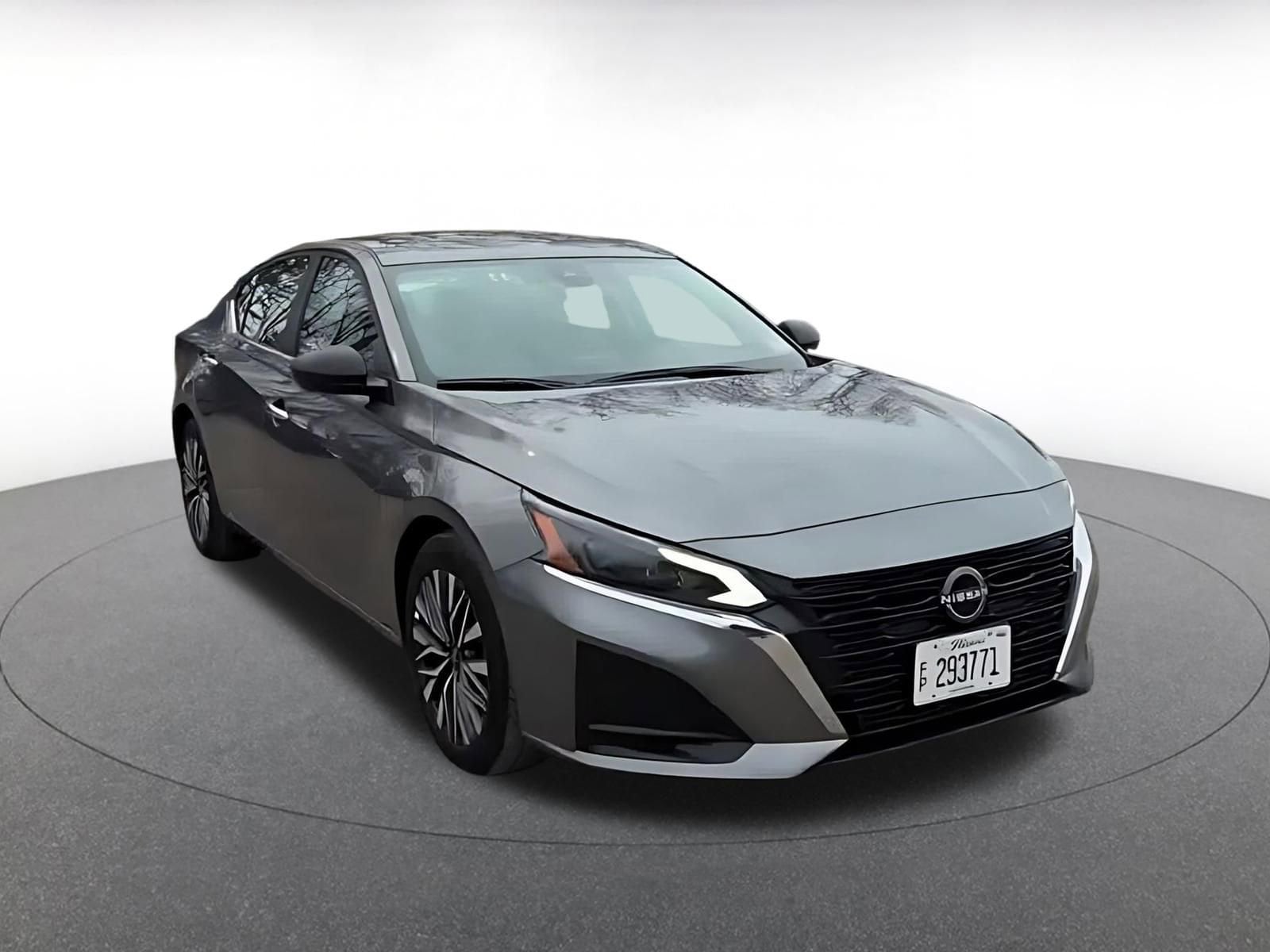 Thumbnail: 2025 Nissan Altima - 3