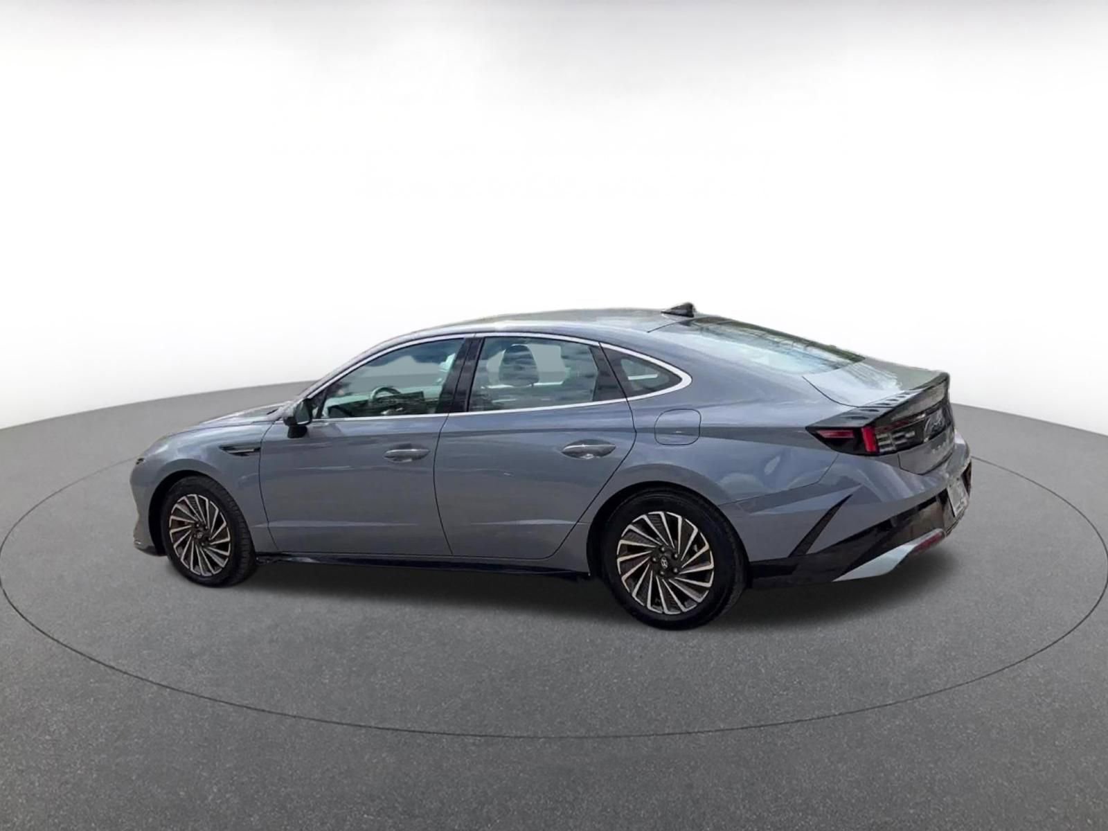 Thumbnail: 2025 Hyundai Sonata - 10
