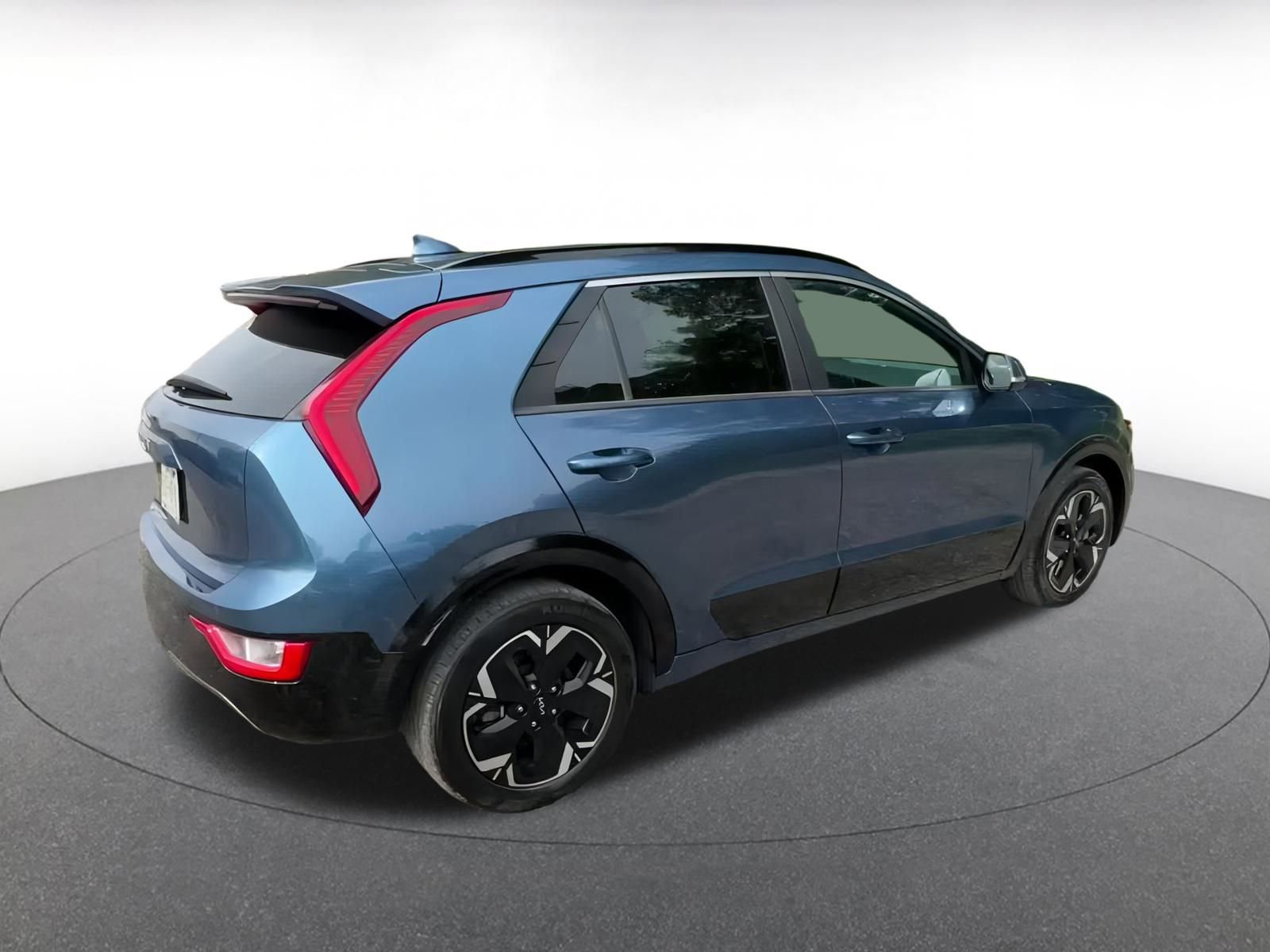 Thumbnail: 2023 Kia Niro - 15