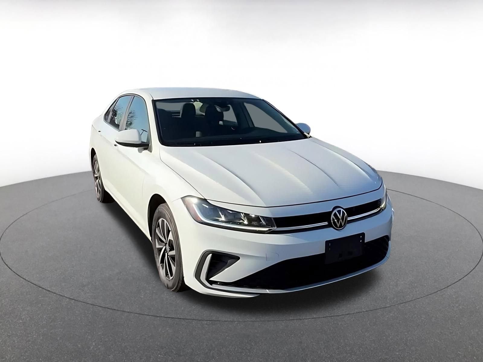 Thumbnail: 2025 Volkswagen Jetta - 3