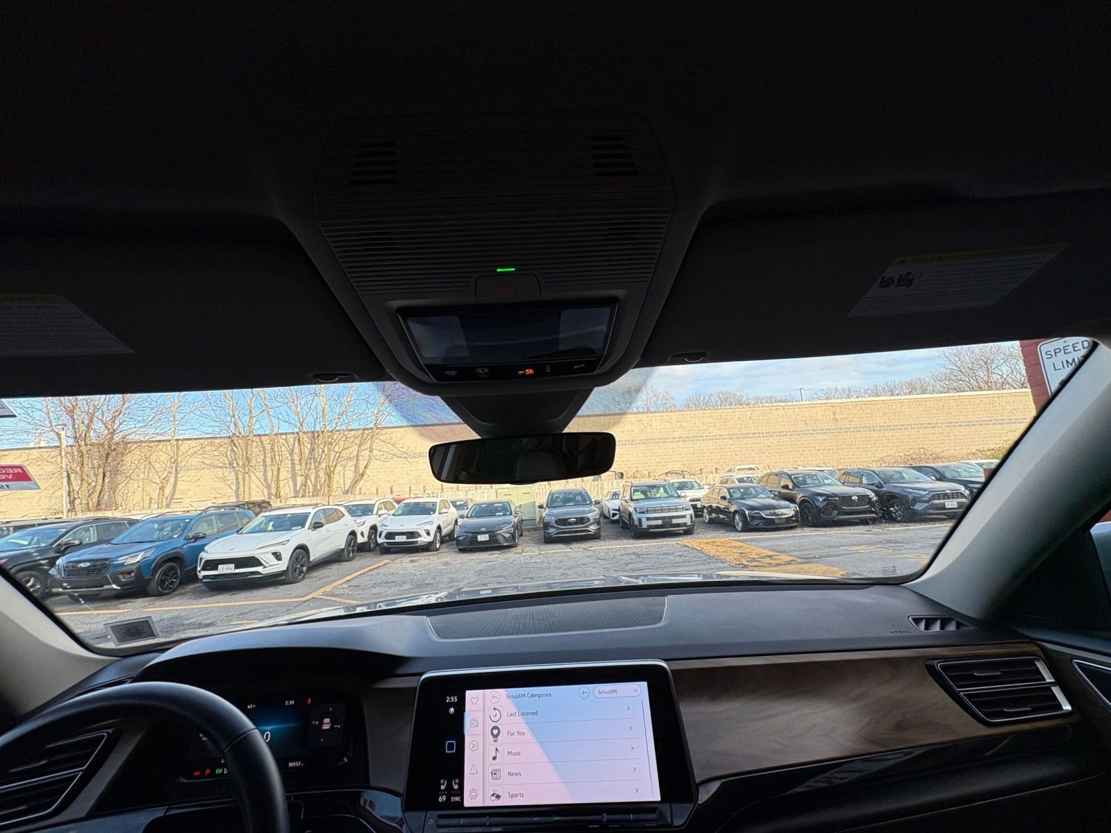 Thumbnail: 2025 Volkswagen Atlas - 29