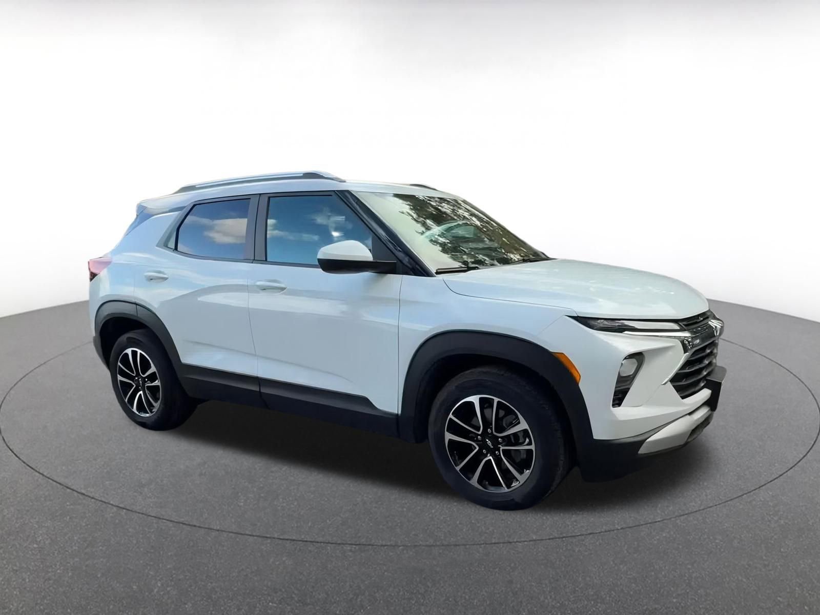 Thumbnail: 2025 Chevrolet TrailBlazer - 2