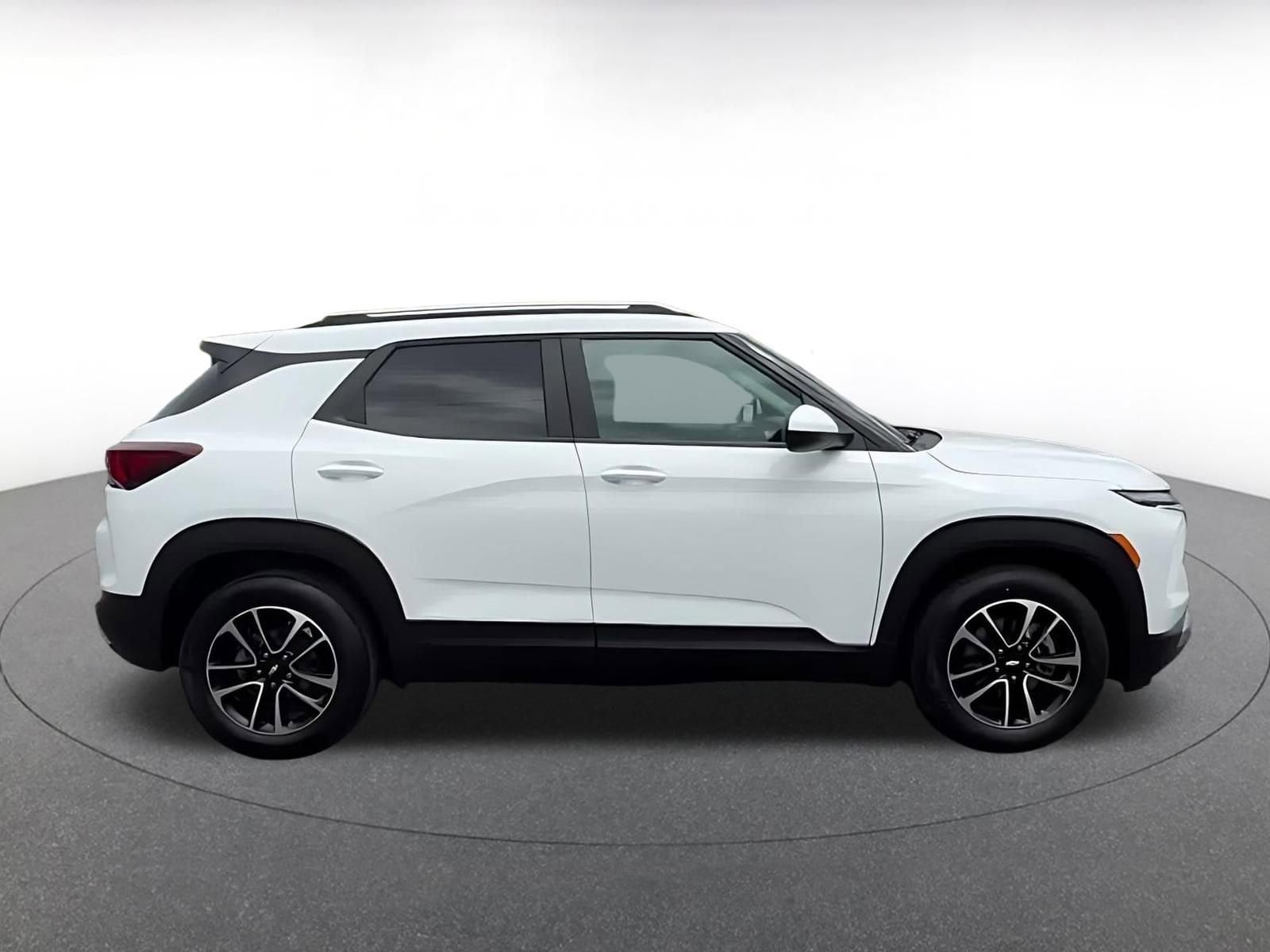 Thumbnail: 2025 Chevrolet TrailBlazer - 16