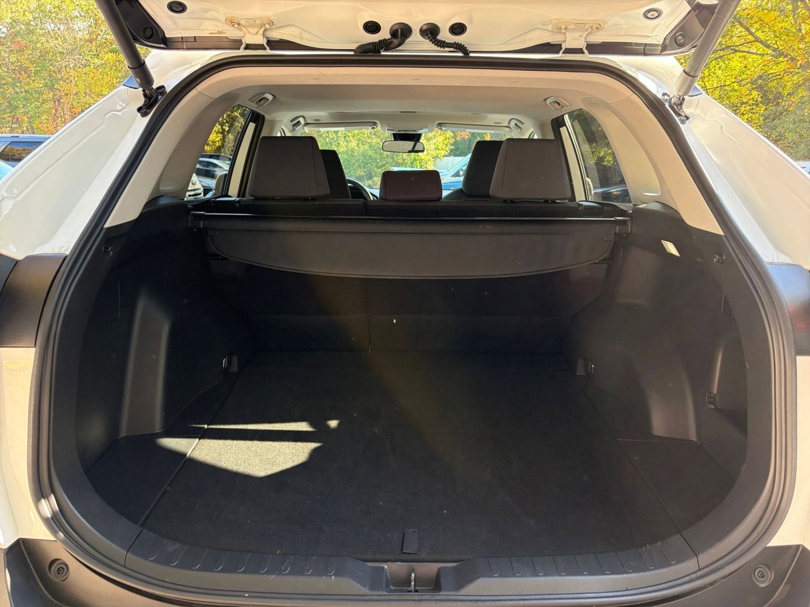 Thumbnail: 2025 Toyota RAV4 - 31