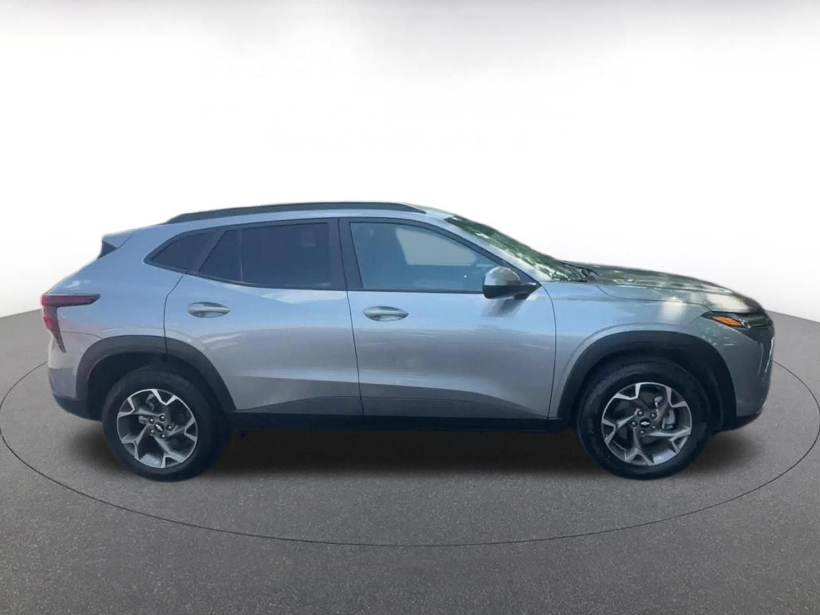 Thumbnail: 2025 Chevrolet Trax - 16