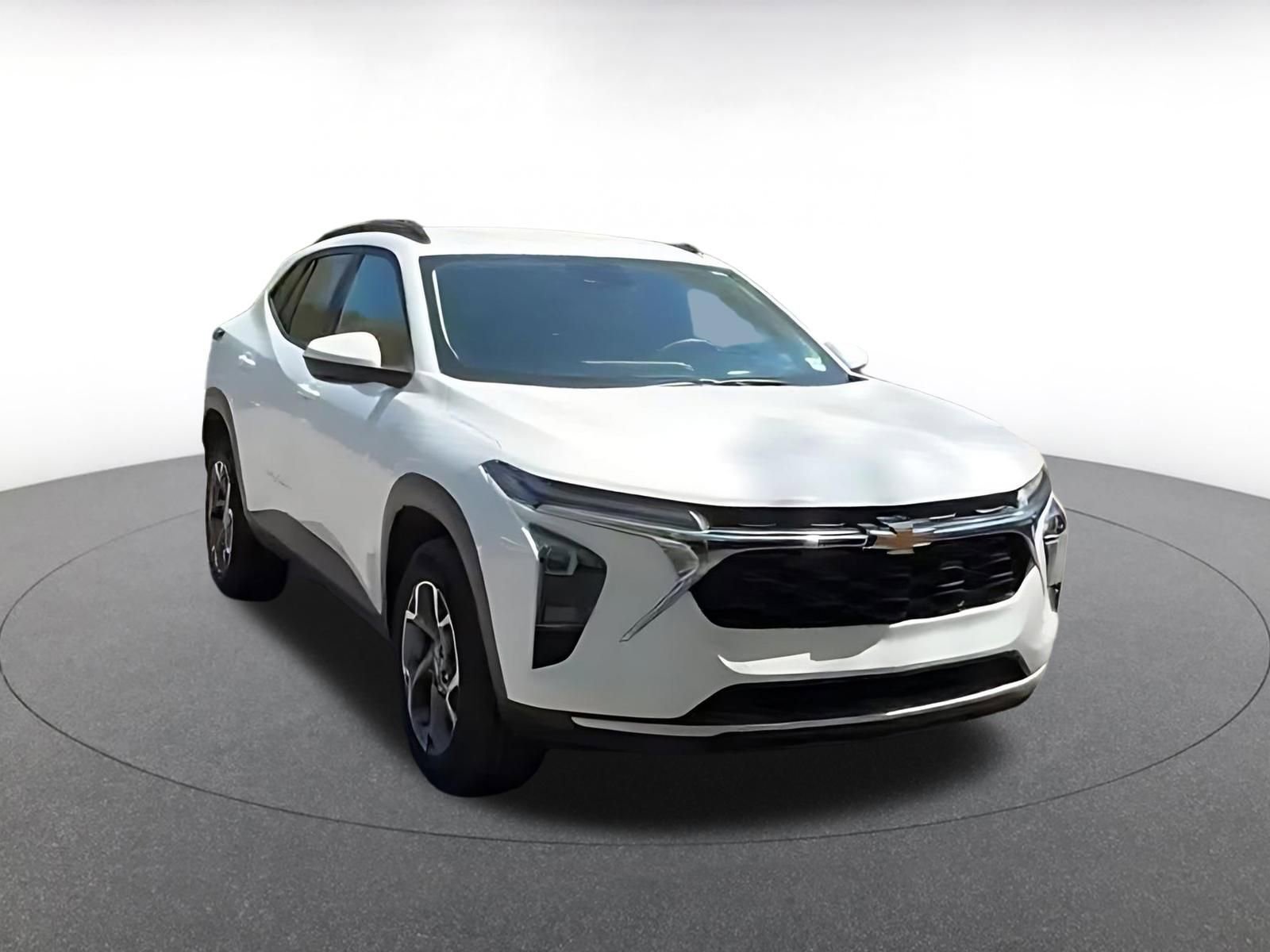 Thumbnail: 2025 Chevrolet Trax - 3