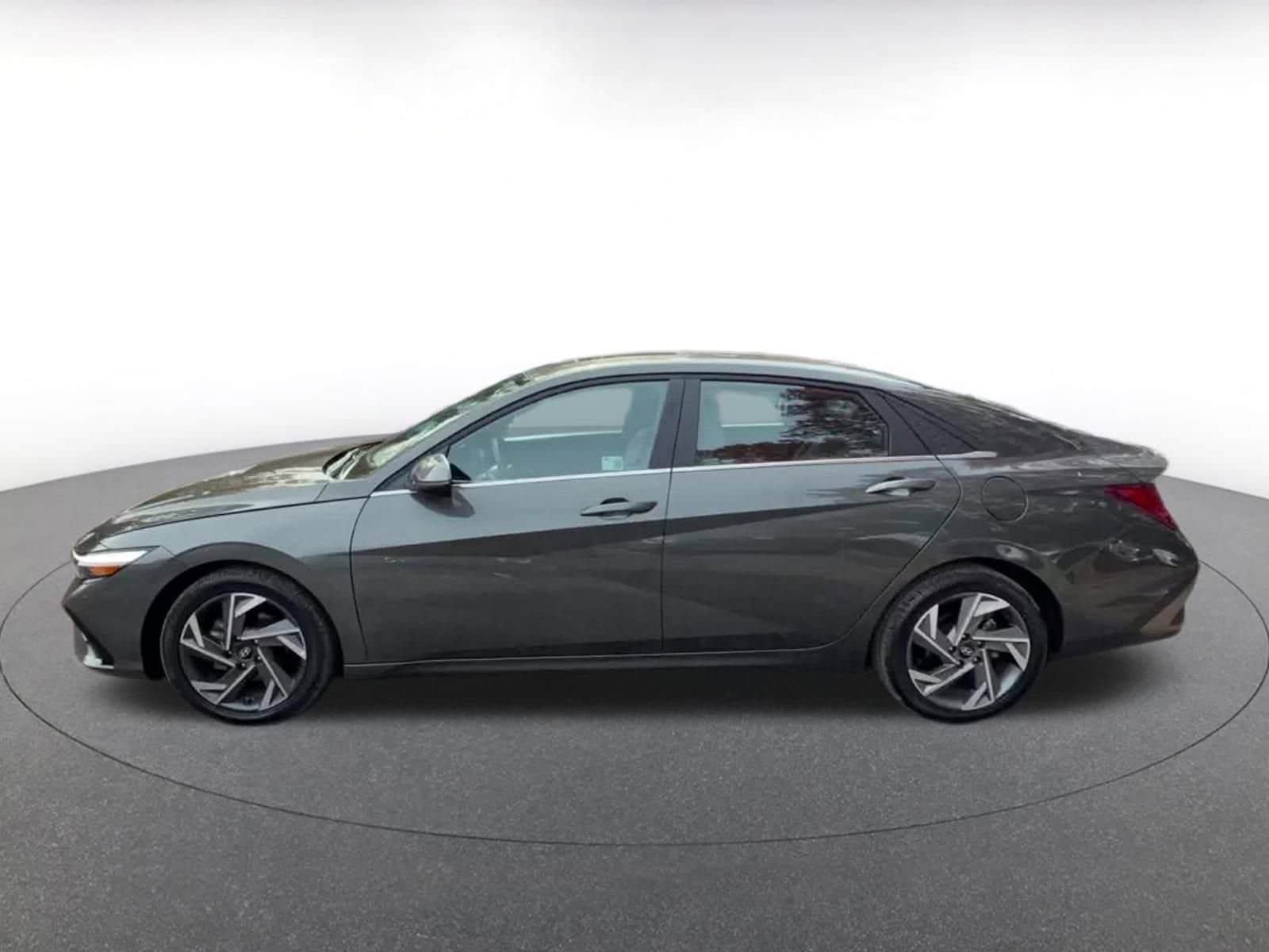 Thumbnail: 2025 Hyundai Elantra - 9