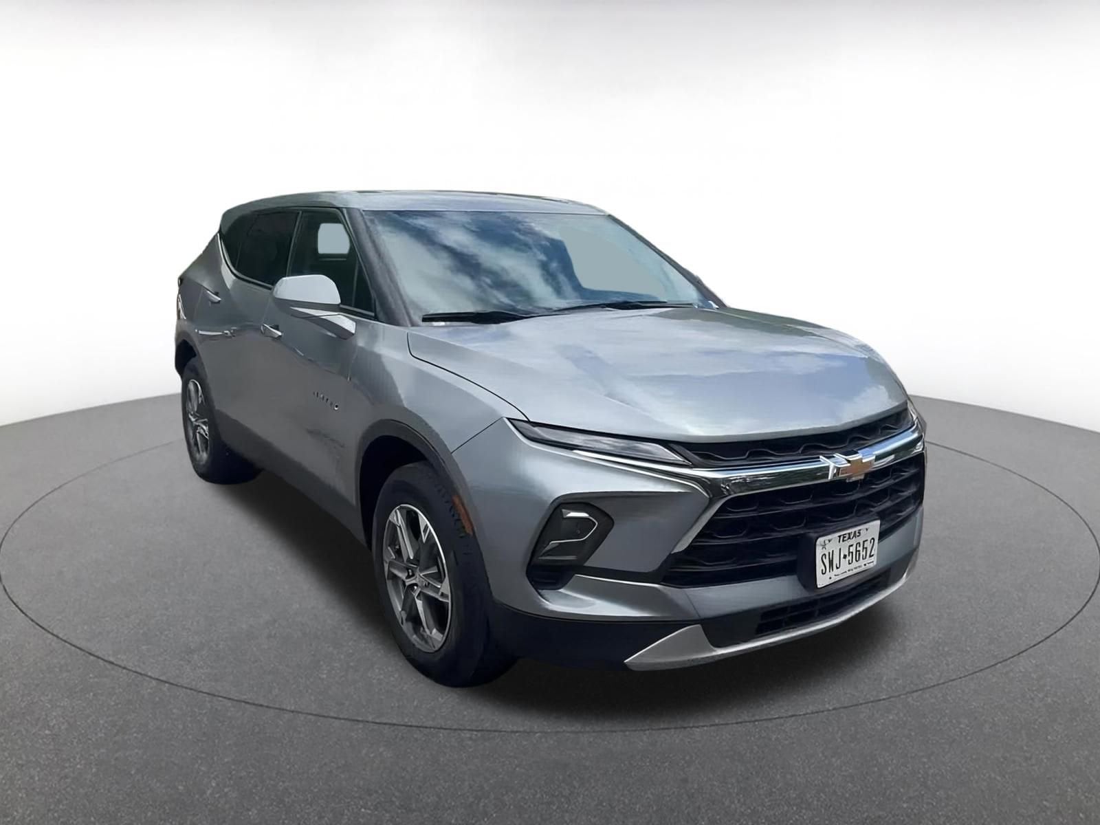 Thumbnail: 2023 Chevrolet Blazer - 3