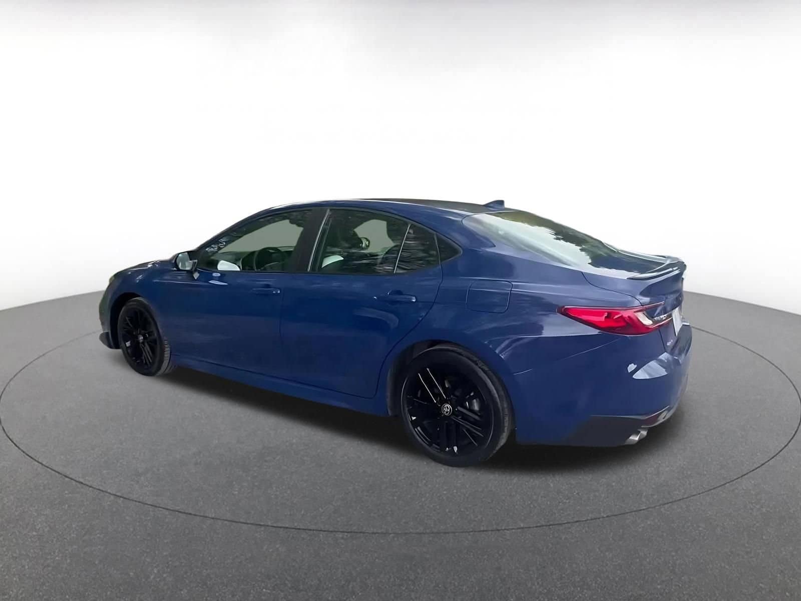 Thumbnail: 2025 Toyota Camry - 10