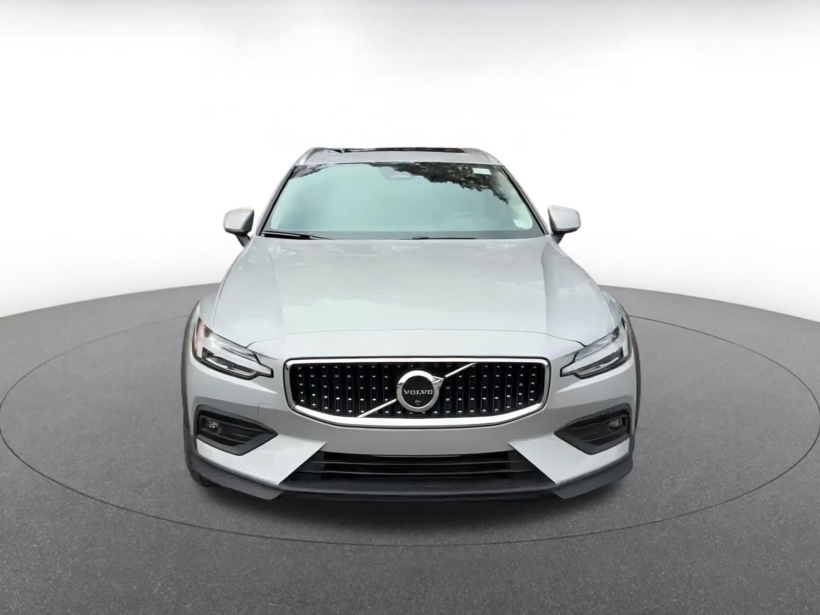 Thumbnail: 2025 Volvo S60 - 4
