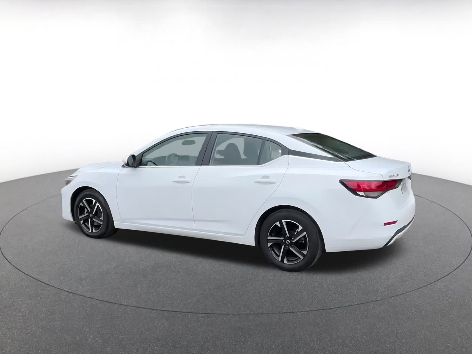 Thumbnail: 2024 Nissan Sentra - 10