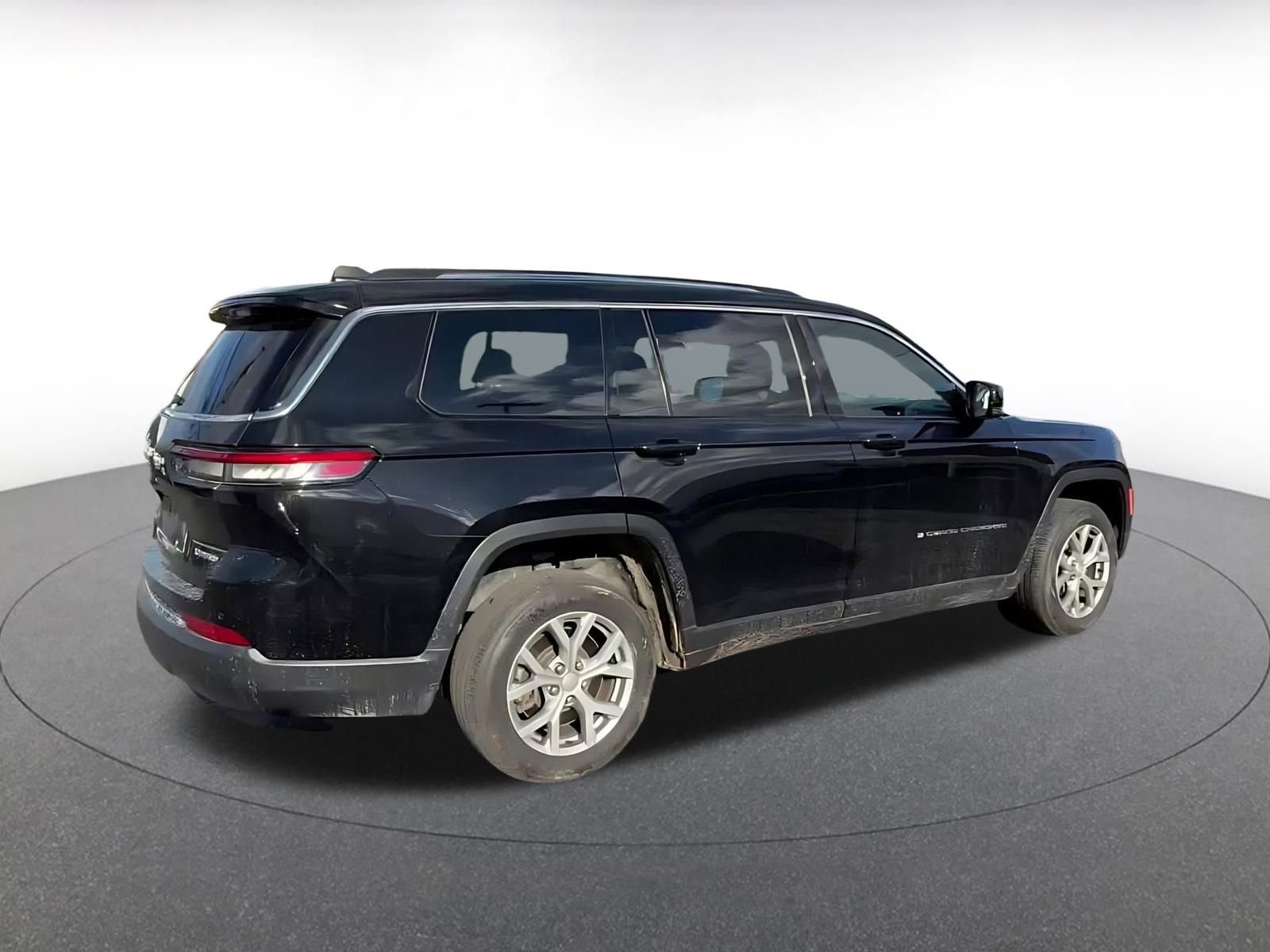 Thumbnail: 2023 Jeep Grand Cherokee - 14