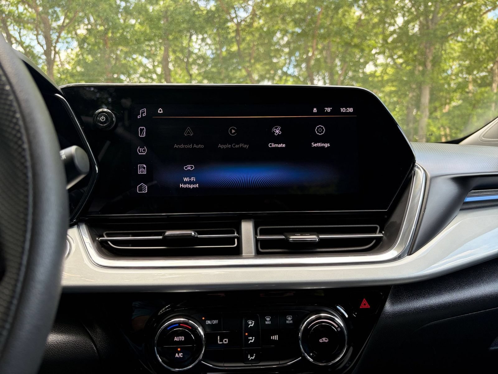 Thumbnail: 2025 Chevrolet Trax - 17
