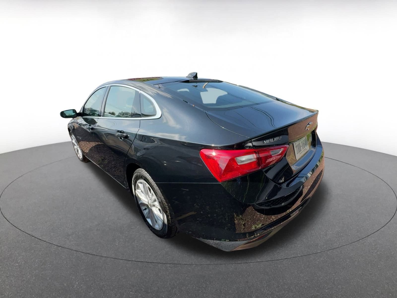 Thumbnail: 2024 Chevrolet Malibu - 3