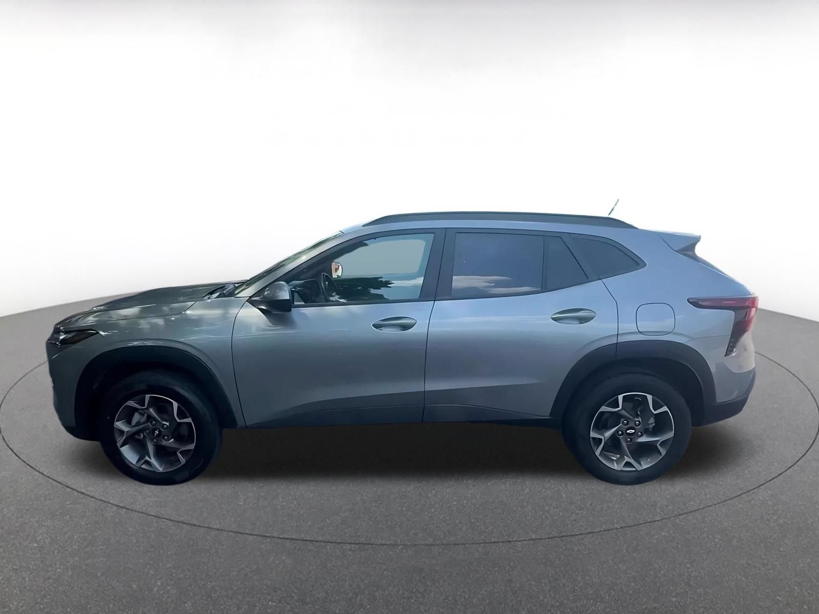 Thumbnail: 2025 Chevrolet Trax - 9