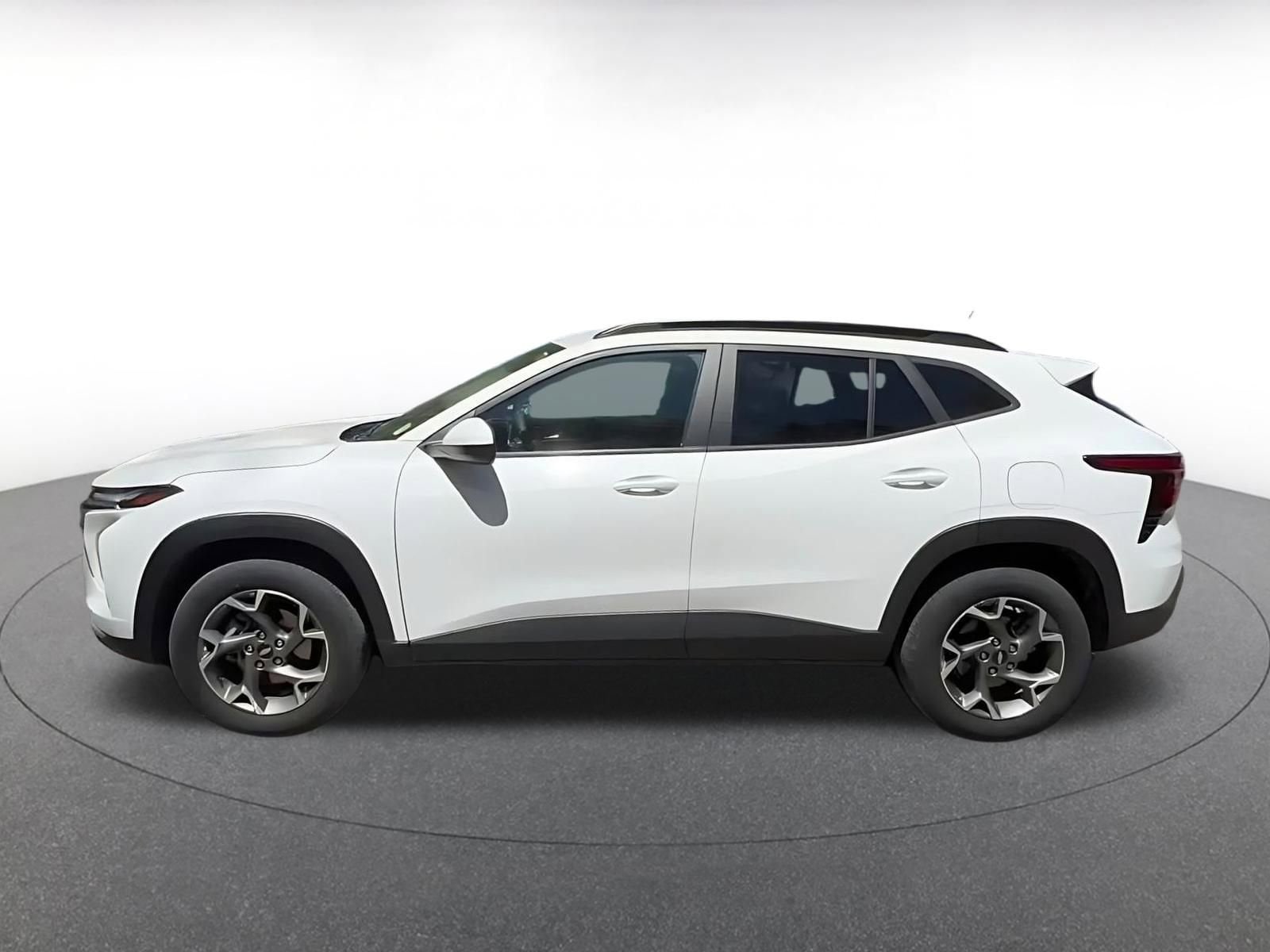 Thumbnail: 2025 Chevrolet Trax - 9