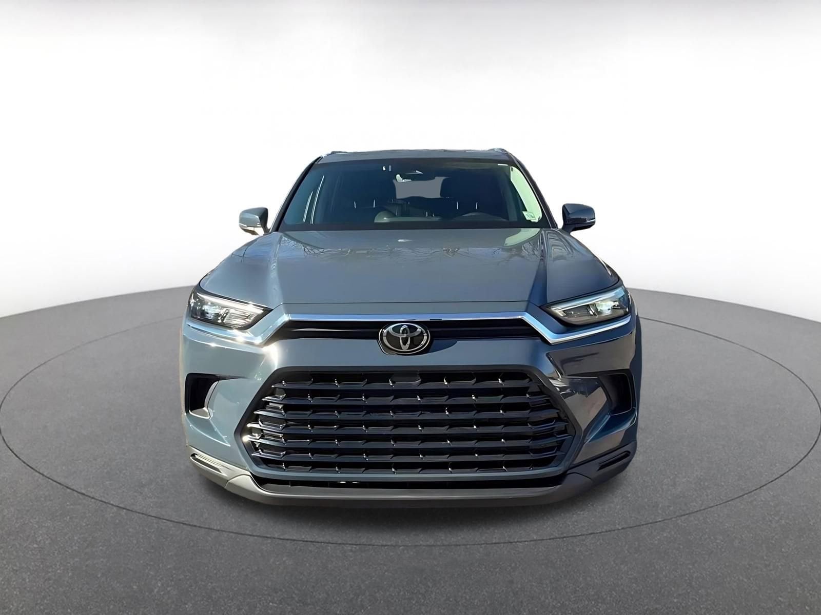 Thumbnail: 2025 Toyota Grand Highlander - 4