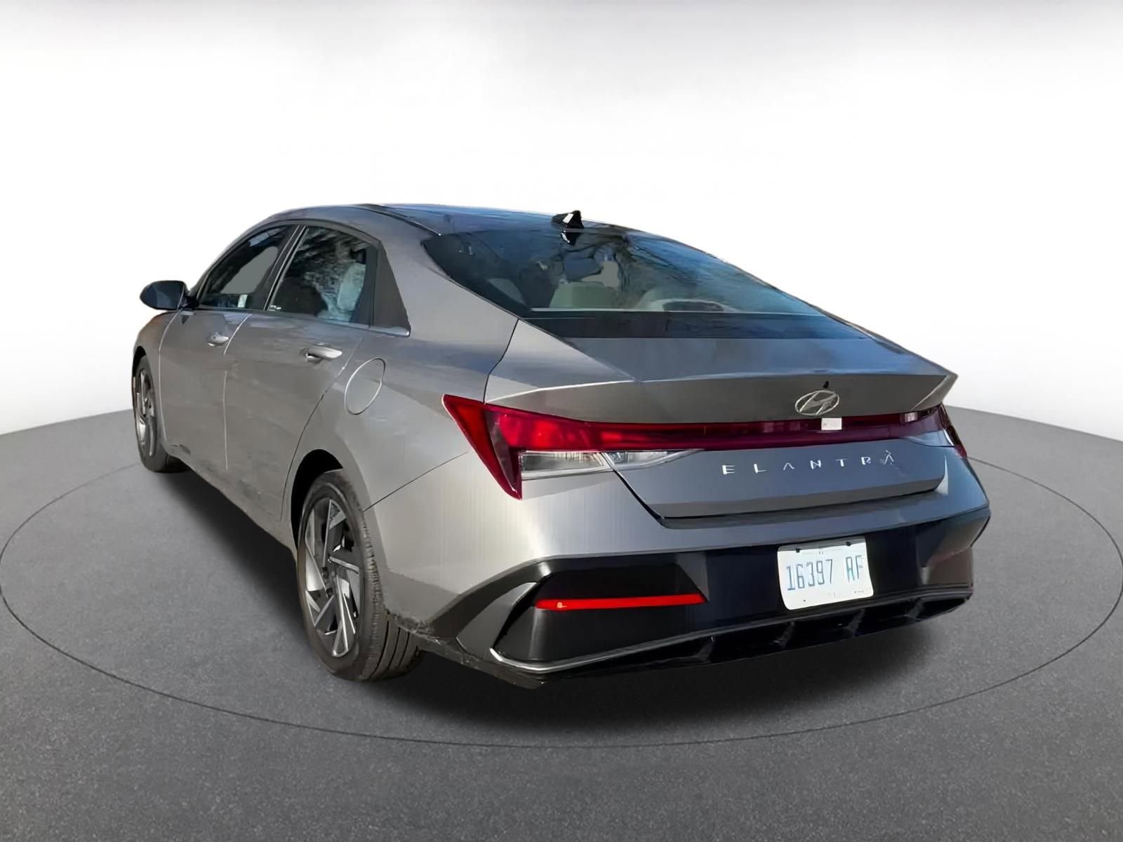 Thumbnail: 2025 Hyundai Elantra - 11