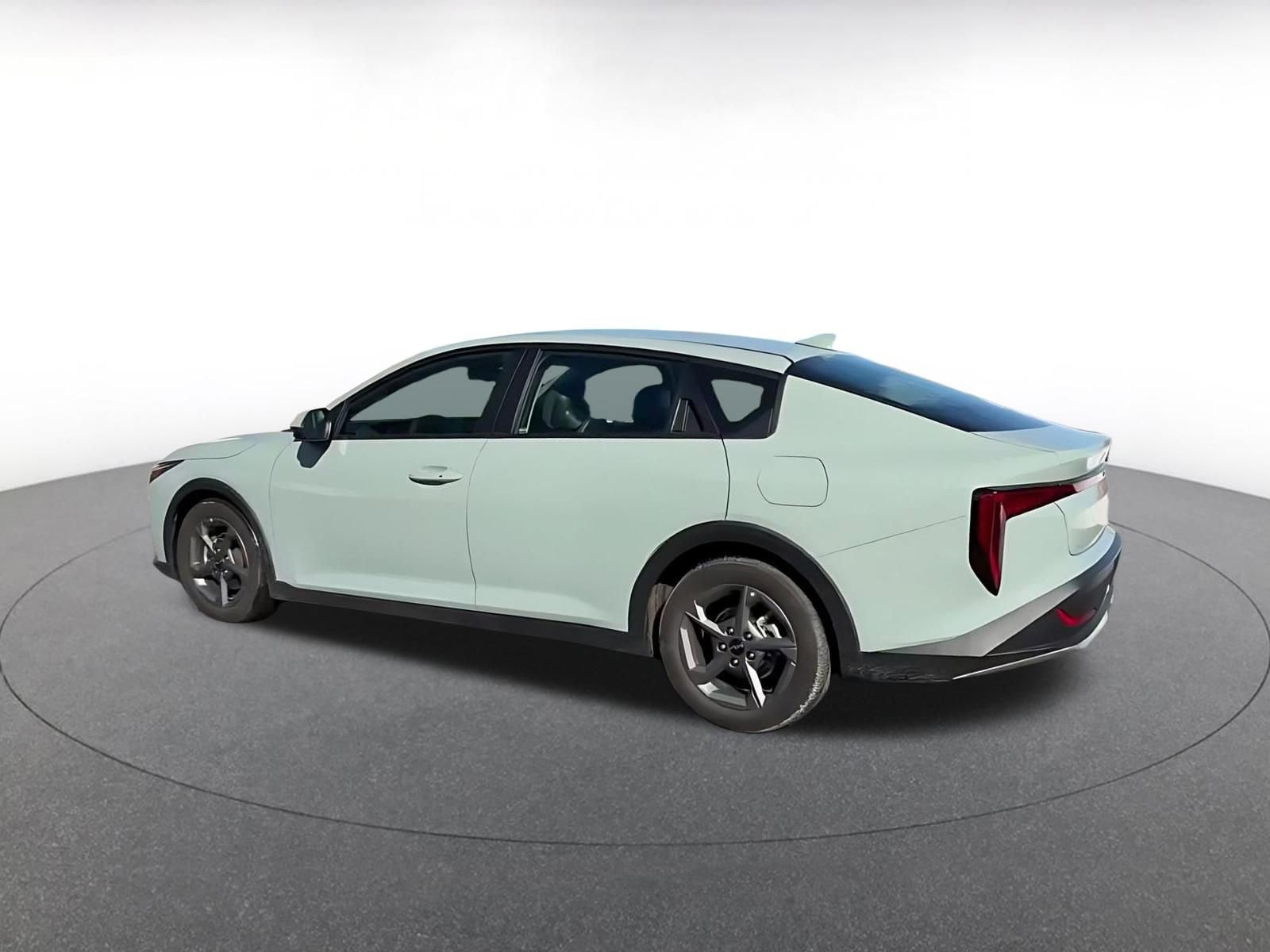 Thumbnail: 2025 Kia K4 - 10