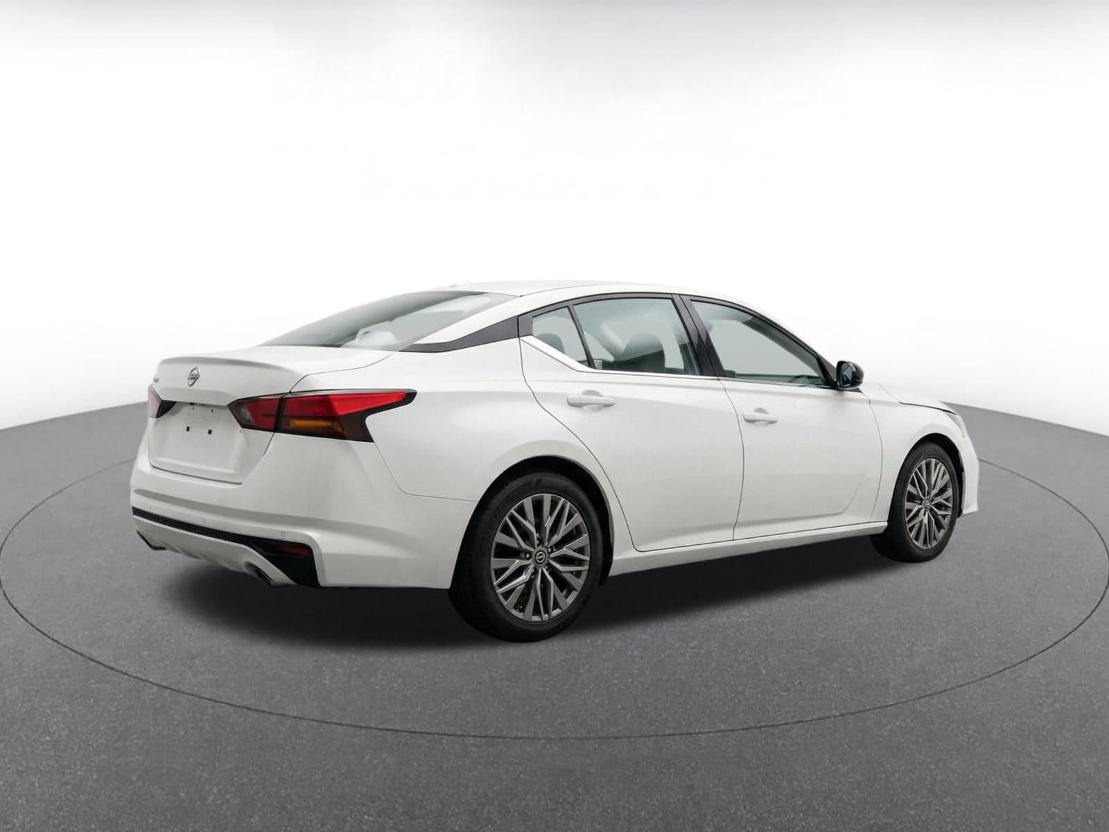 Thumbnail: 2025 Nissan Altima - 10