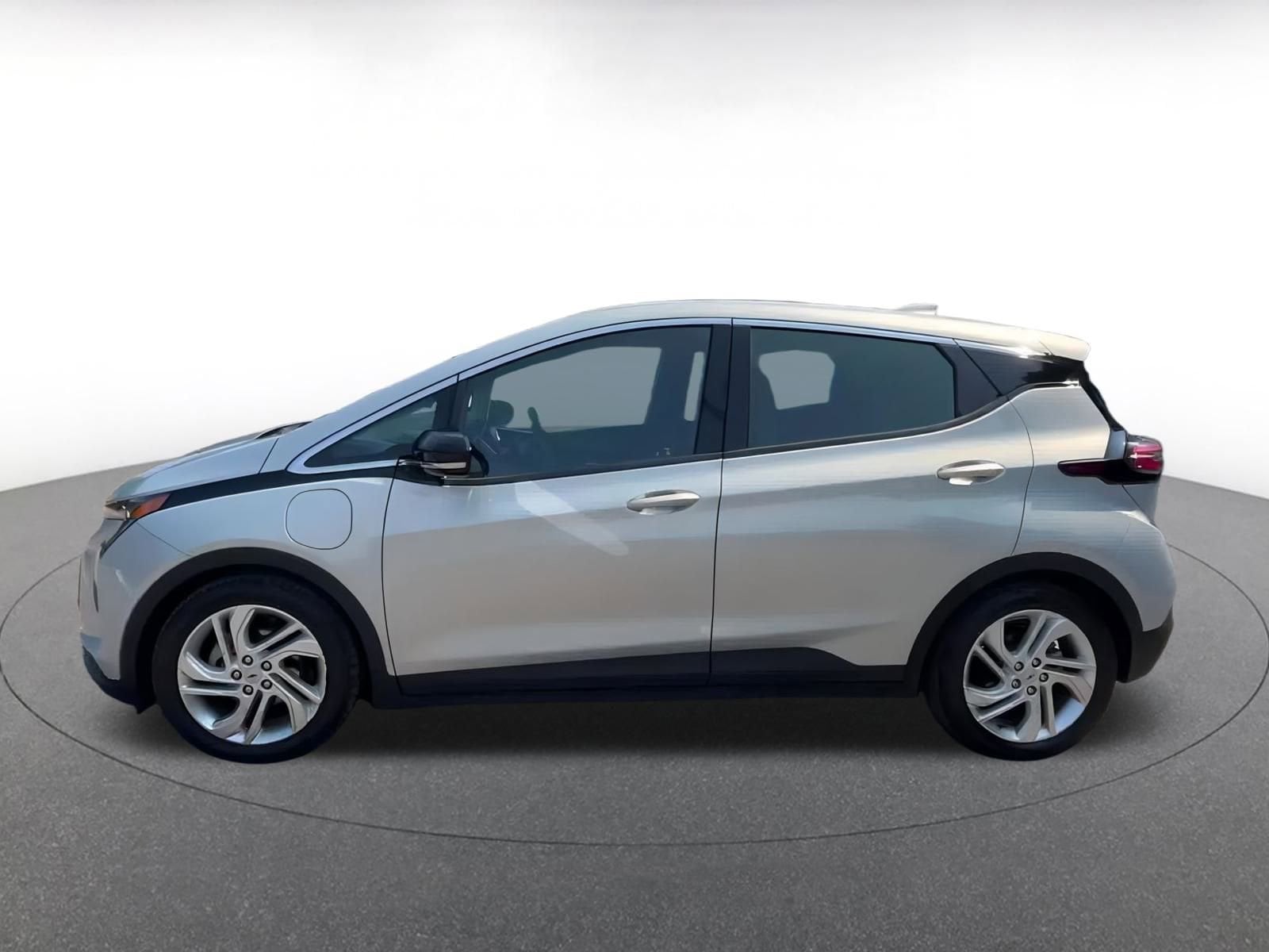 Thumbnail: 2023 Chevrolet Bolt EV - 8