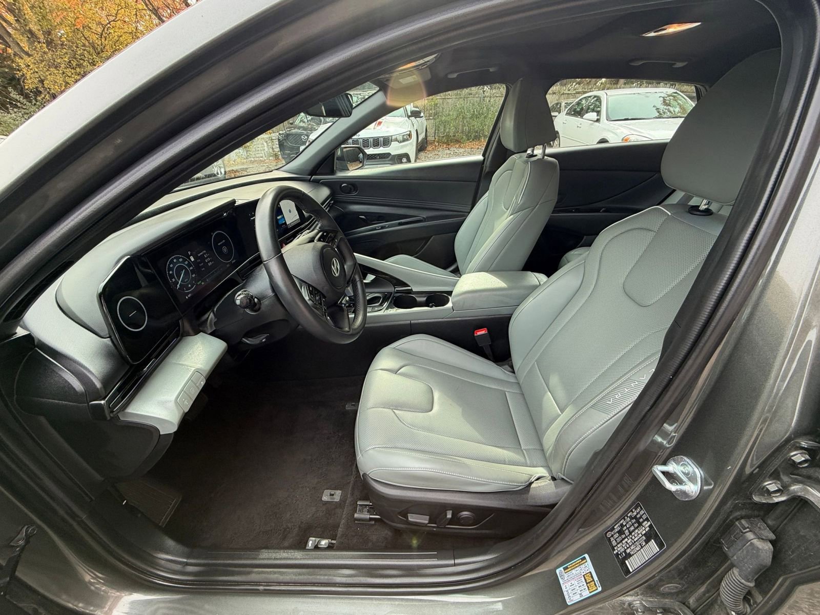 Thumbnail: 2025 Hyundai Elantra - 25