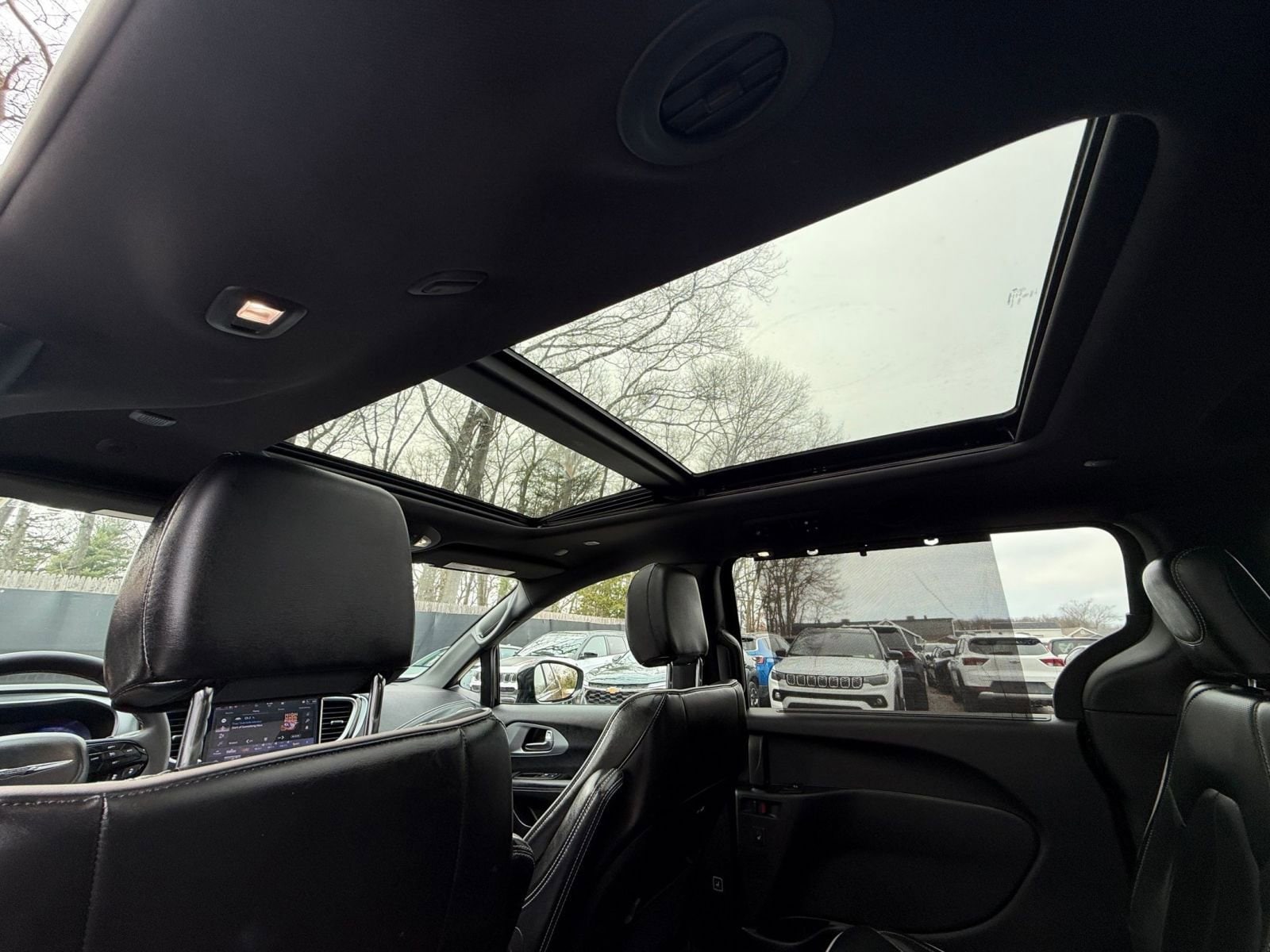 Thumbnail: 2025 Chrysler Pacifica - 31