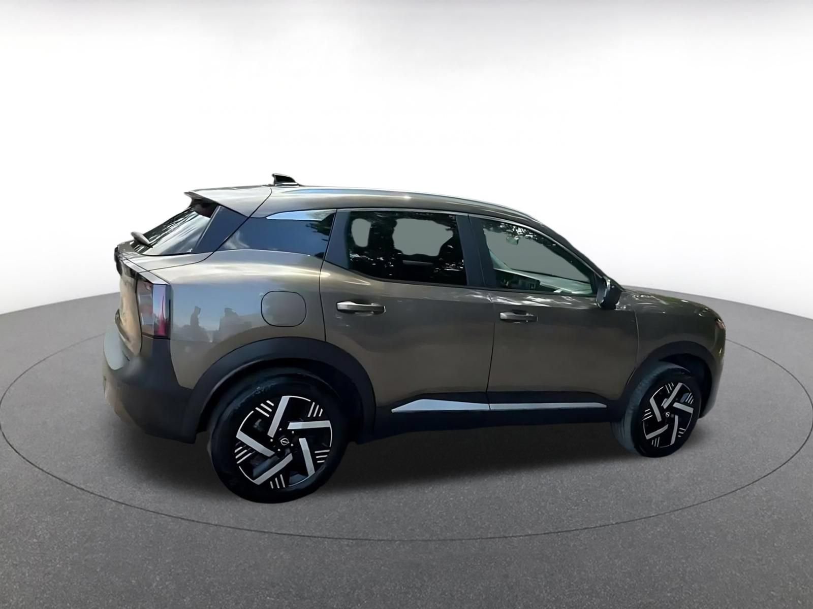 Thumbnail: 2026 Nissan Kicks - 14