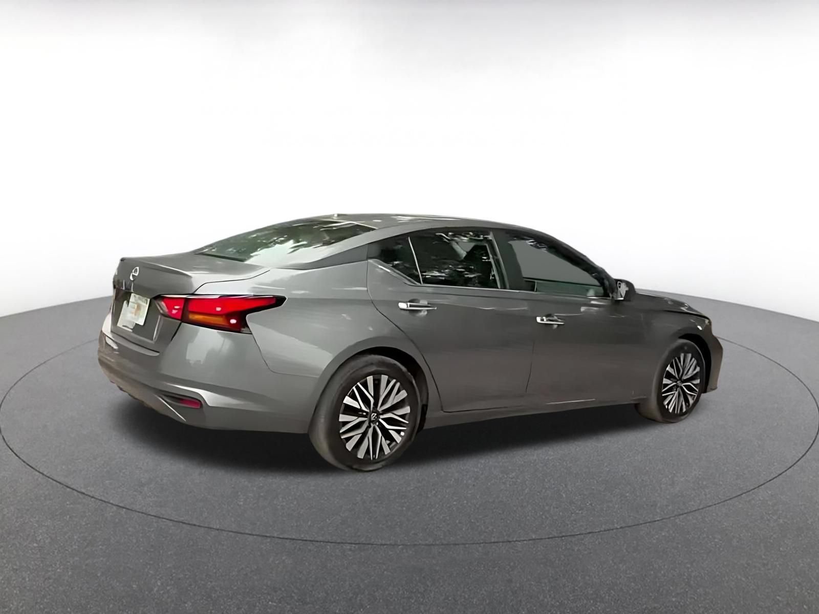 Thumbnail: 2025 Nissan Altima - 11