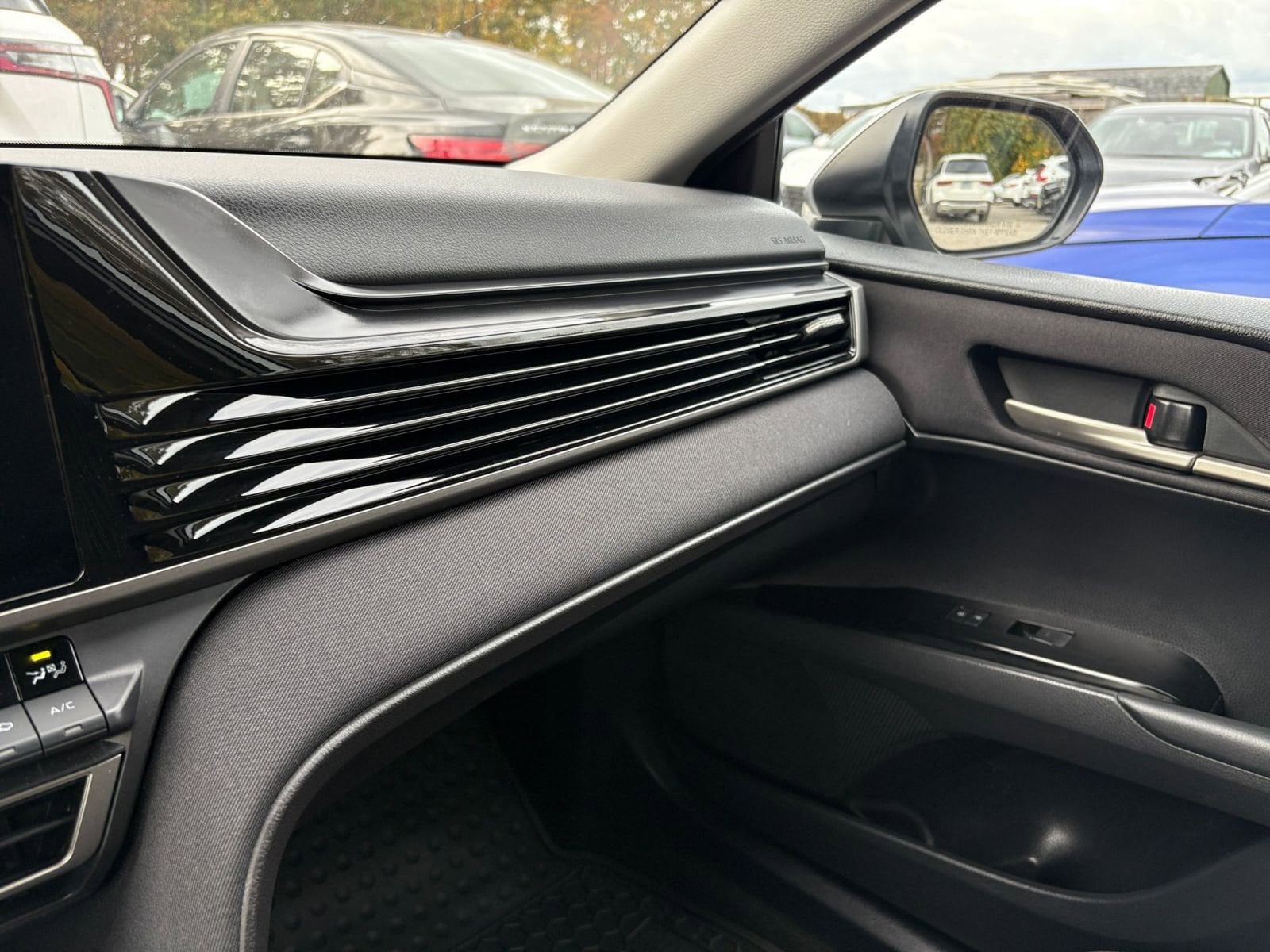 Thumbnail: 2025 Toyota Camry - 34