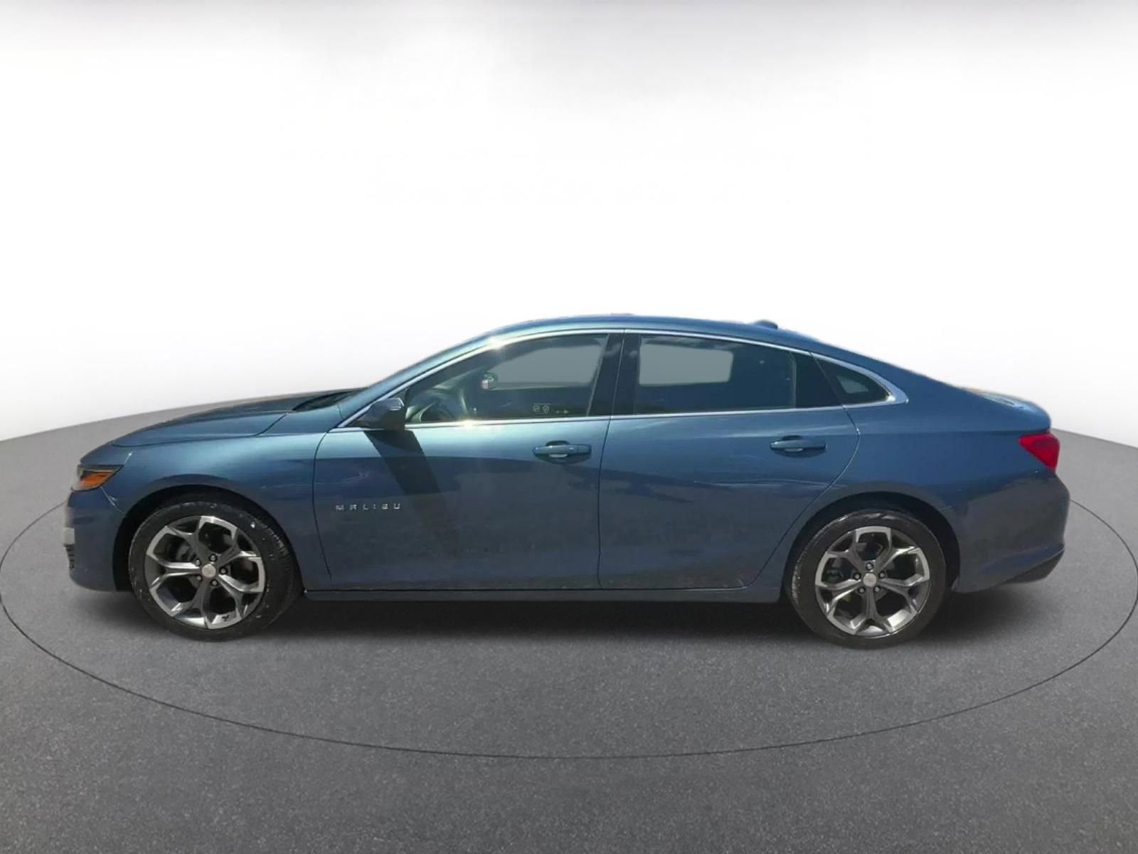 Thumbnail: 2024 Chevrolet Malibu - 8