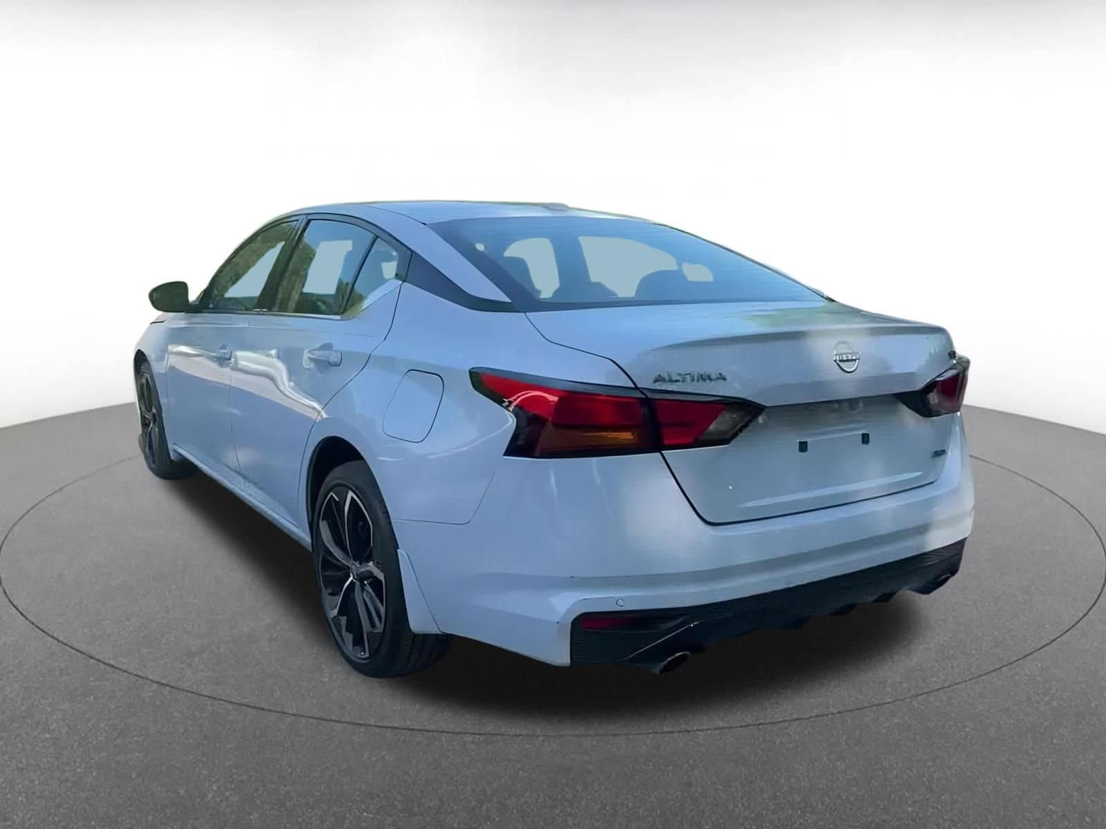 2024 Nissan Altima SR 11