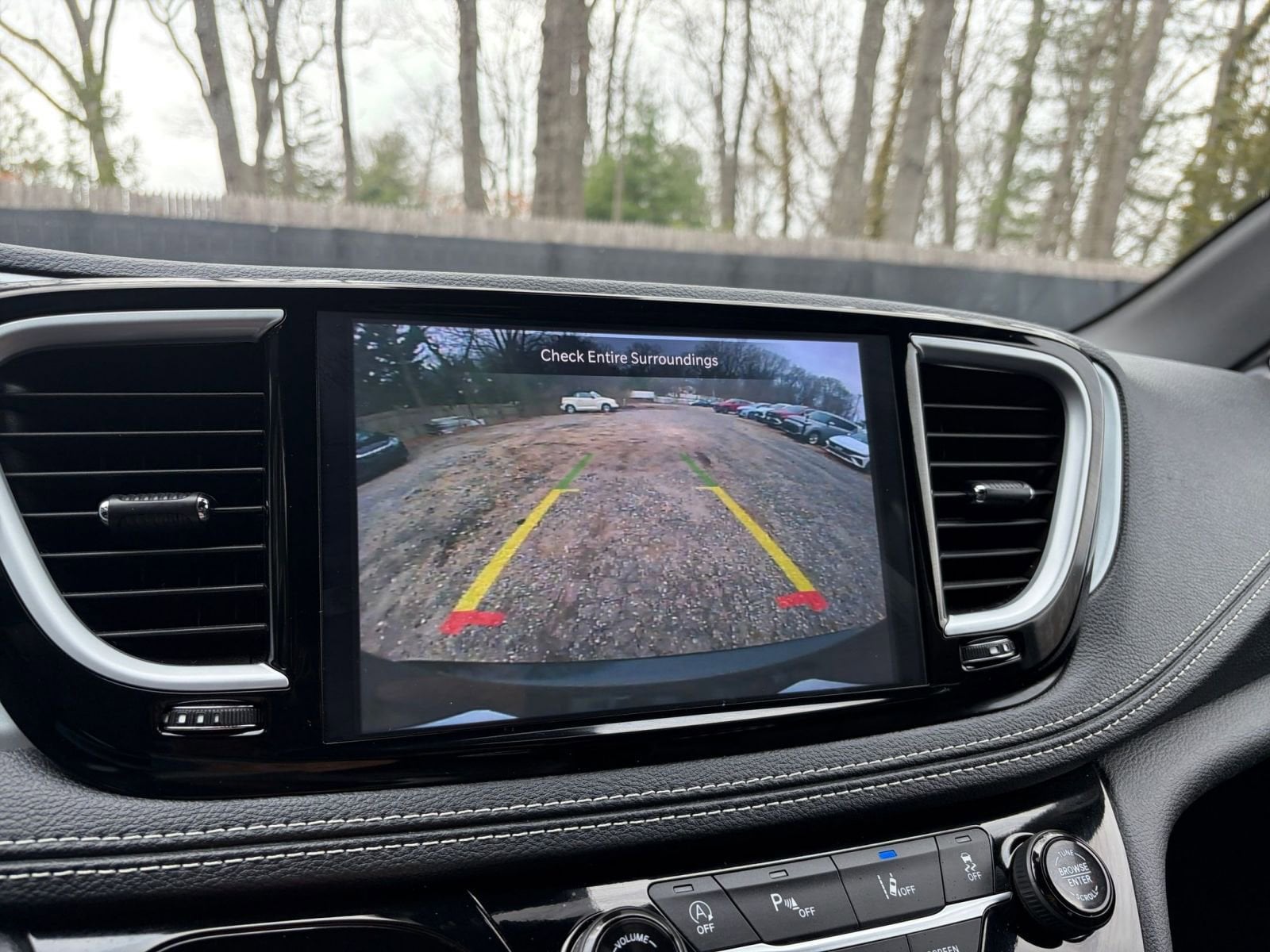 Thumbnail: 2025 Chrysler Pacifica - 25