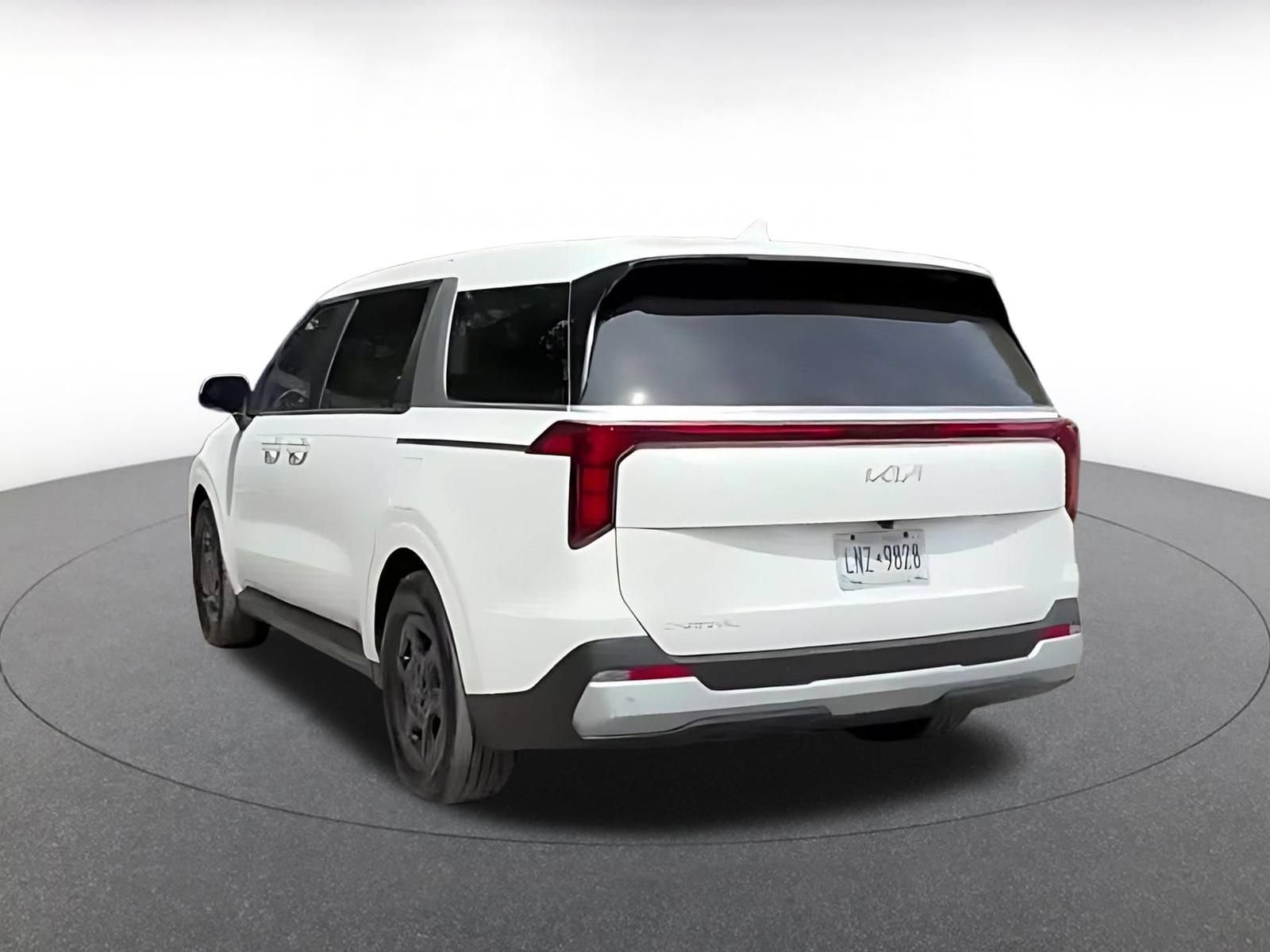 Thumbnail: 2026 Kia Carnival - 11