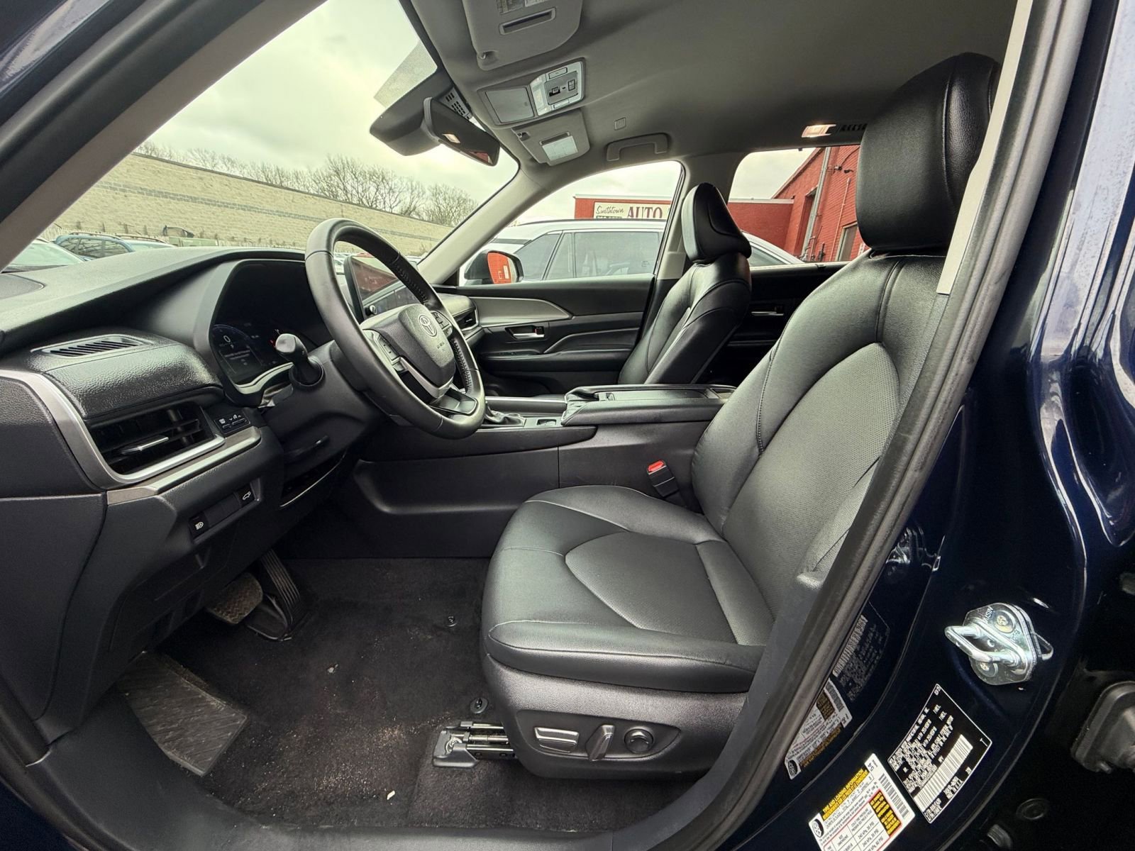 Thumbnail: 2025 Toyota Grand Highlander - 27