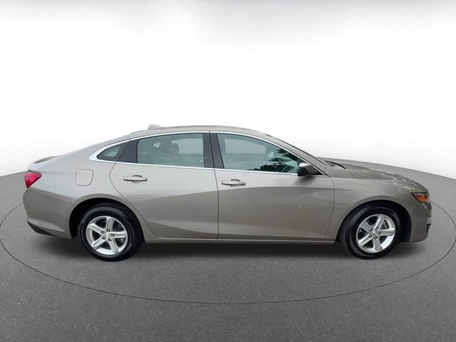 Thumbnail: 2023 Chevrolet Malibu - 16