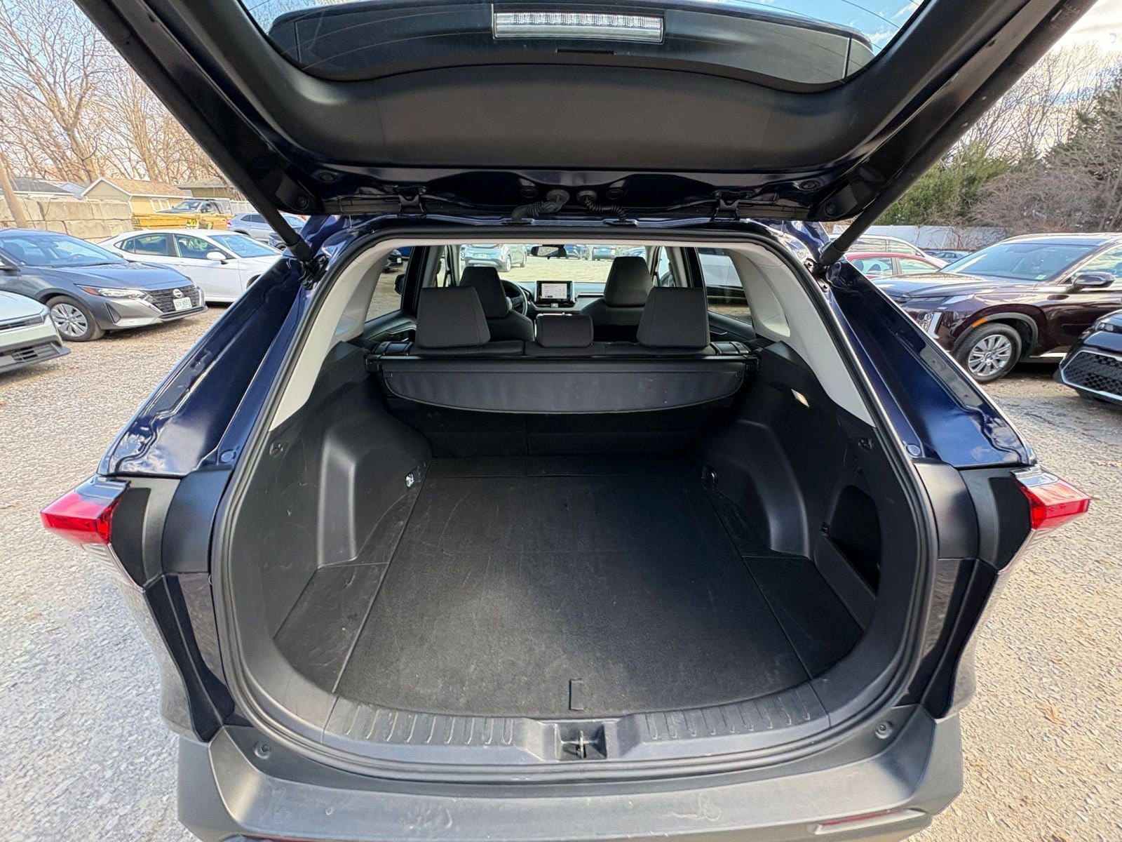 Thumbnail: 2025 Toyota RAV4 - 28