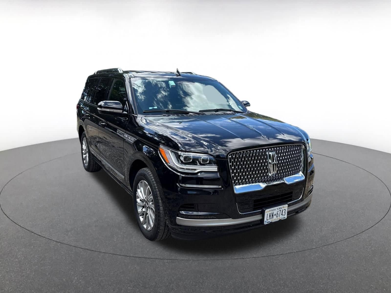 Thumbnail: 2024 Lincoln Navigator - 1