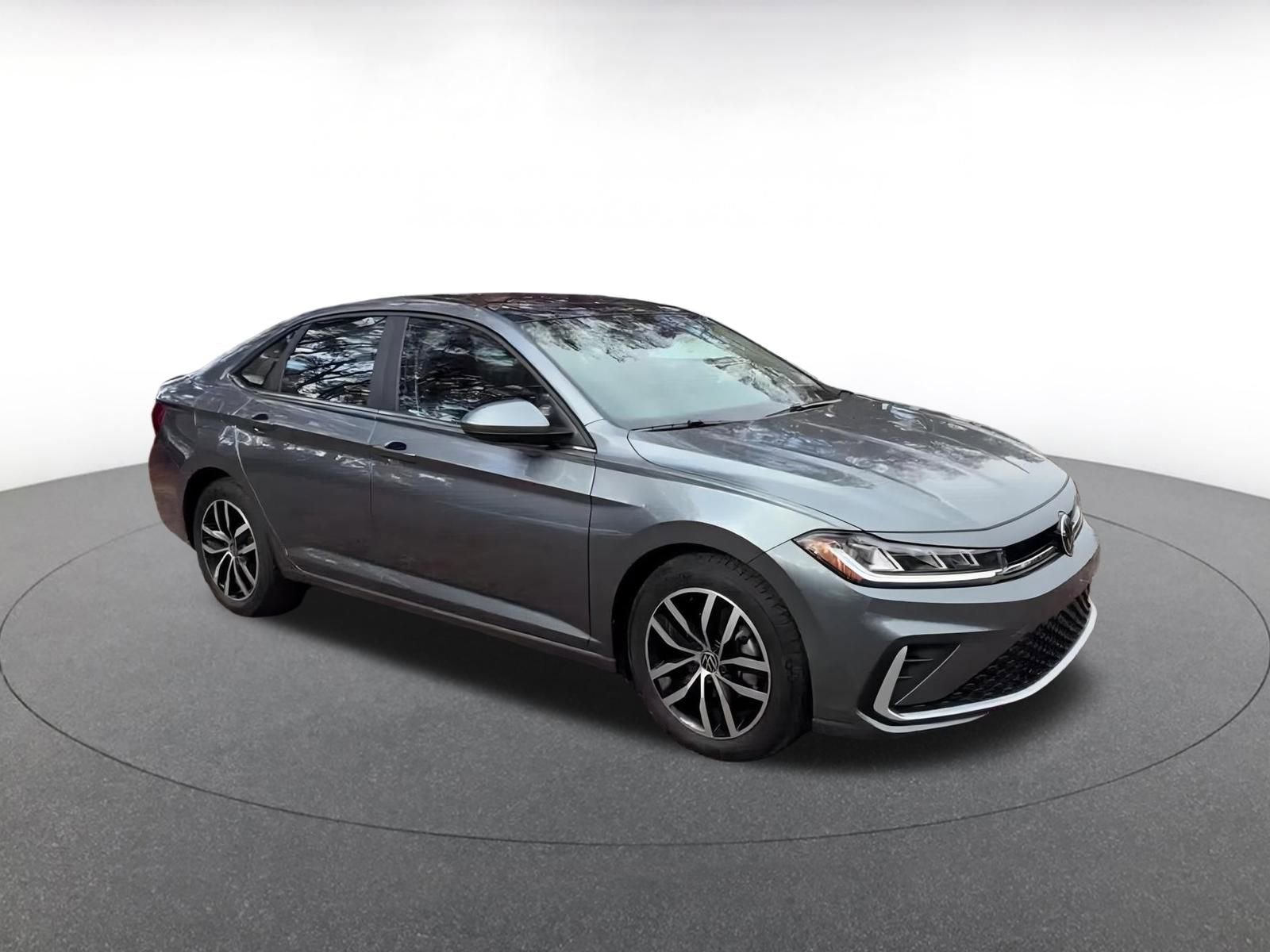 Thumbnail: 2025 Volkswagen Jetta - 2