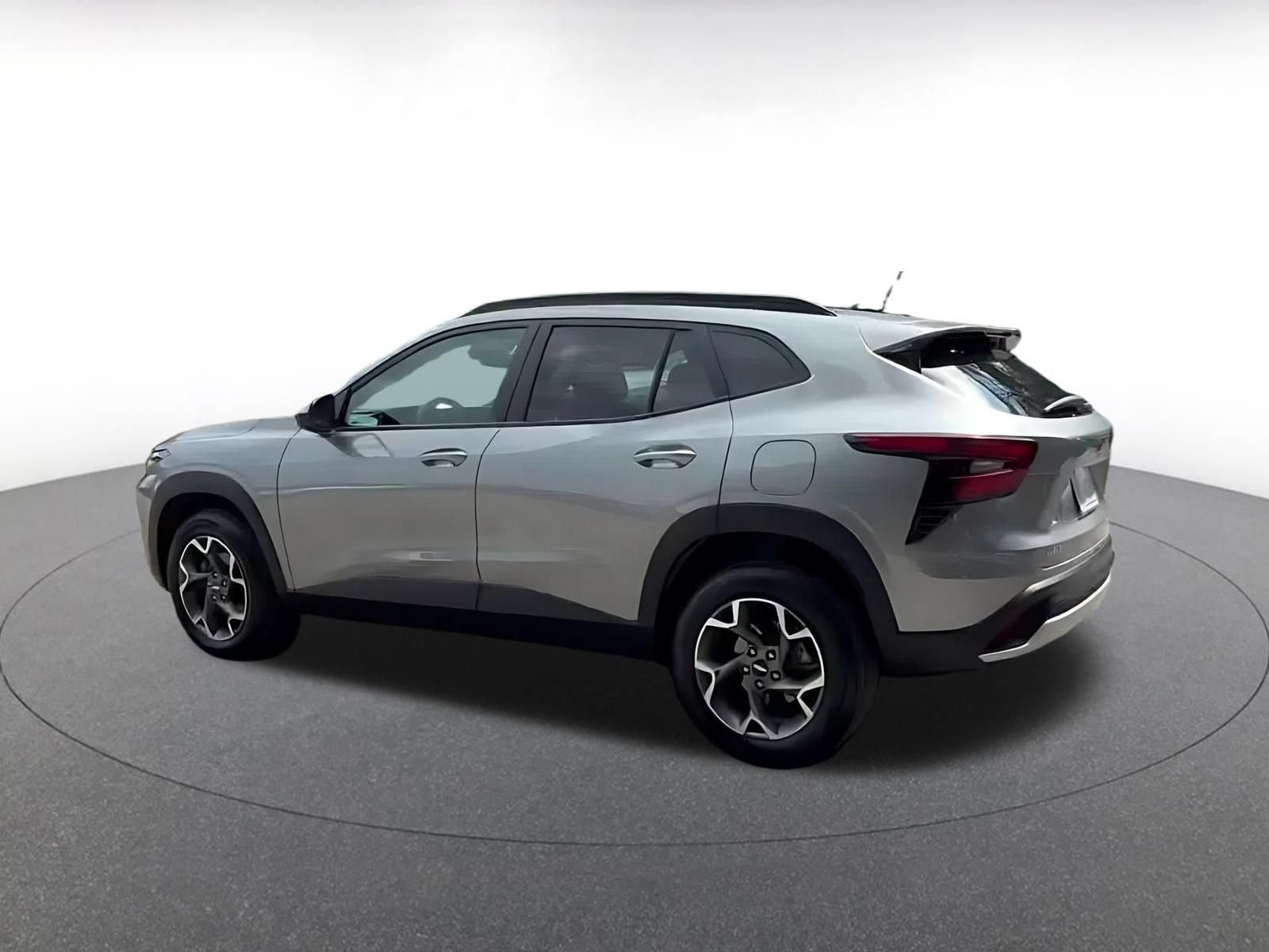 Thumbnail: 2025 Chevrolet Trax - 10